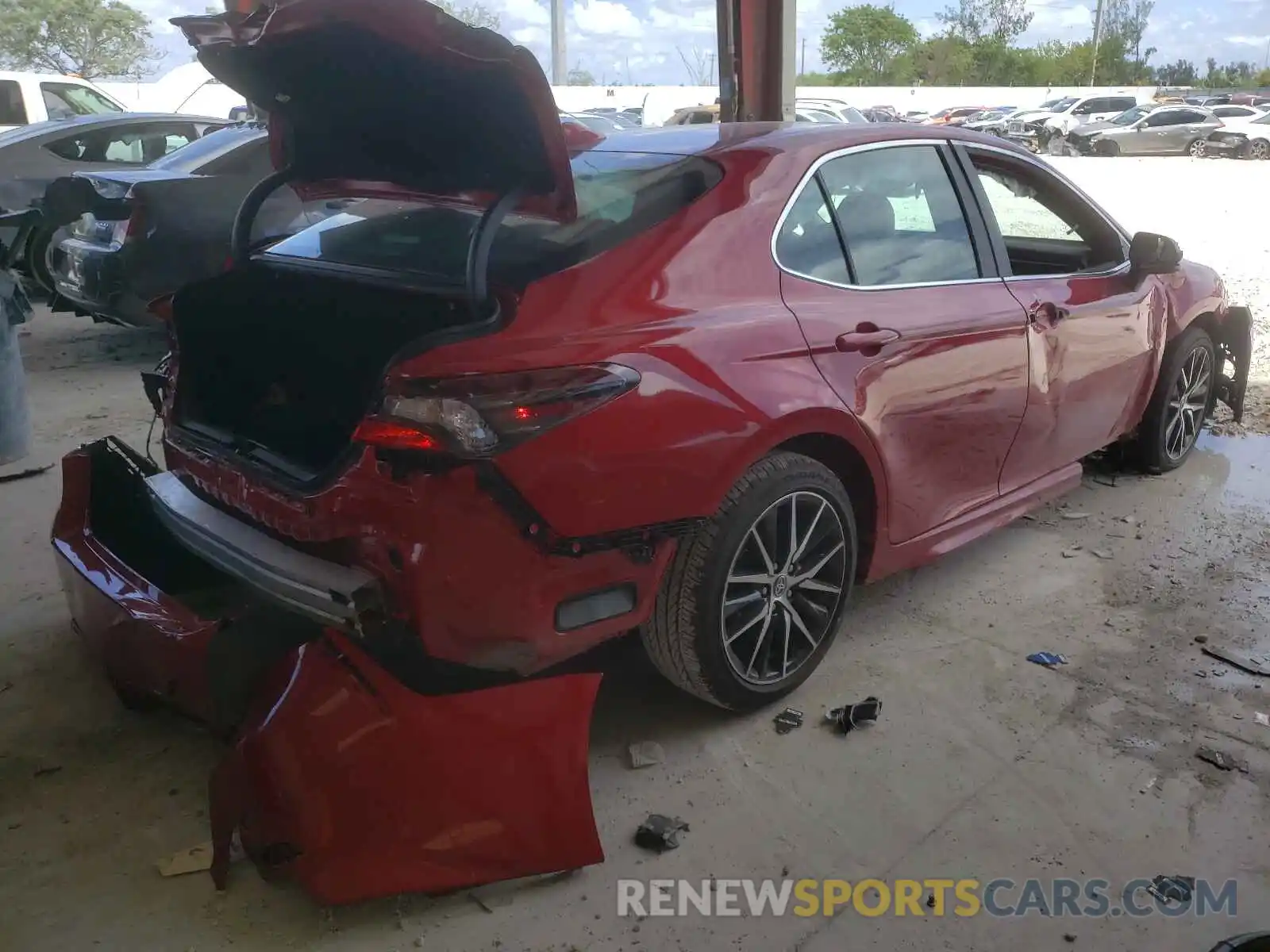 4 Photograph of a damaged car 4T1G11AK4MU460158 TOYOTA CAMRY 2021