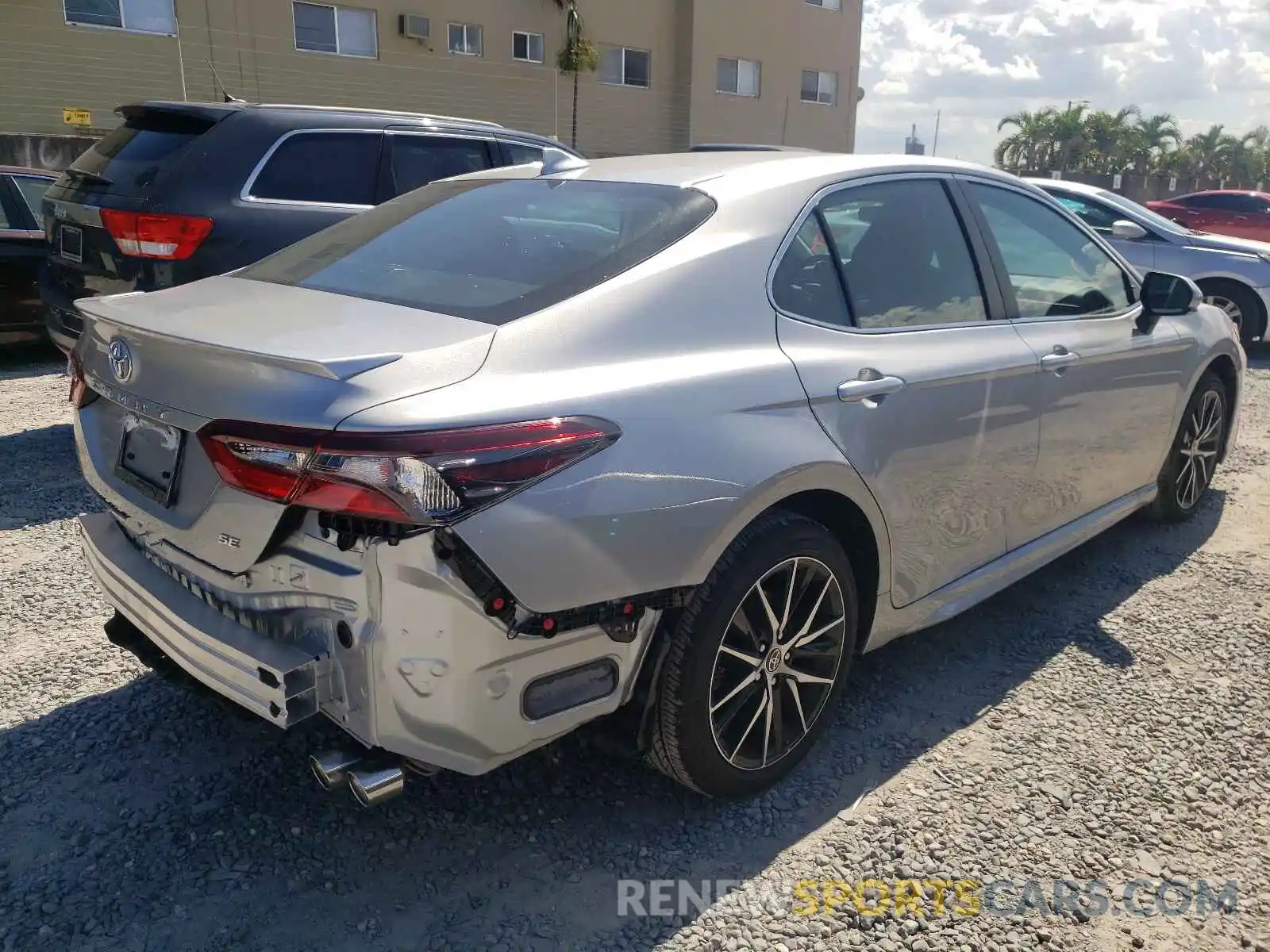 4 Photograph of a damaged car 4T1G11AK4MU474416 TOYOTA CAMRY 2021