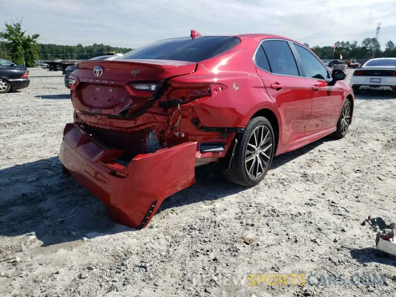 4 Photograph of a damaged car 4T1G11AK4MU485044 TOYOTA CAMRY 2021