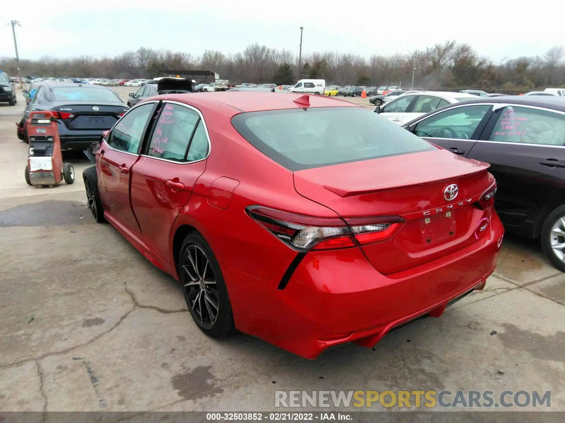 3 Photograph of a damaged car 4T1G11AK4MU488350 TOYOTA CAMRY 2021