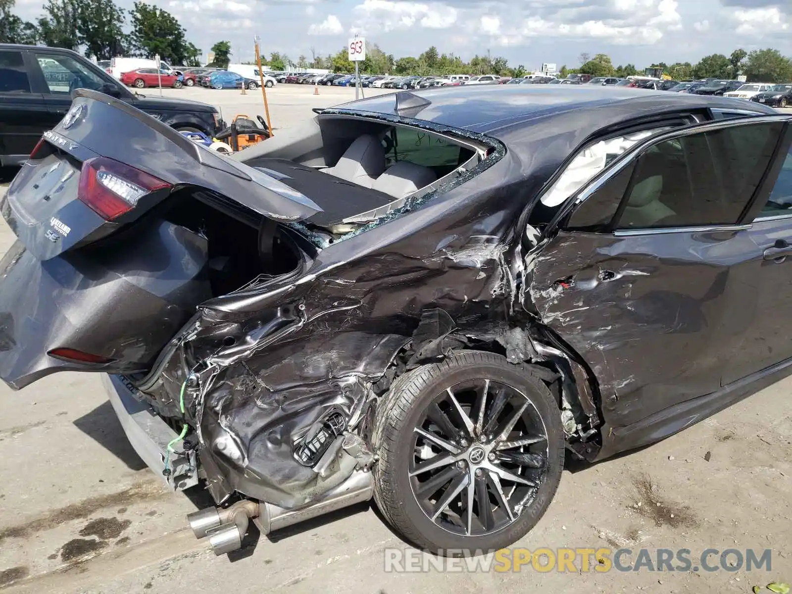 9 Photograph of a damaged car 4T1G11AK4MU488753 TOYOTA CAMRY 2021