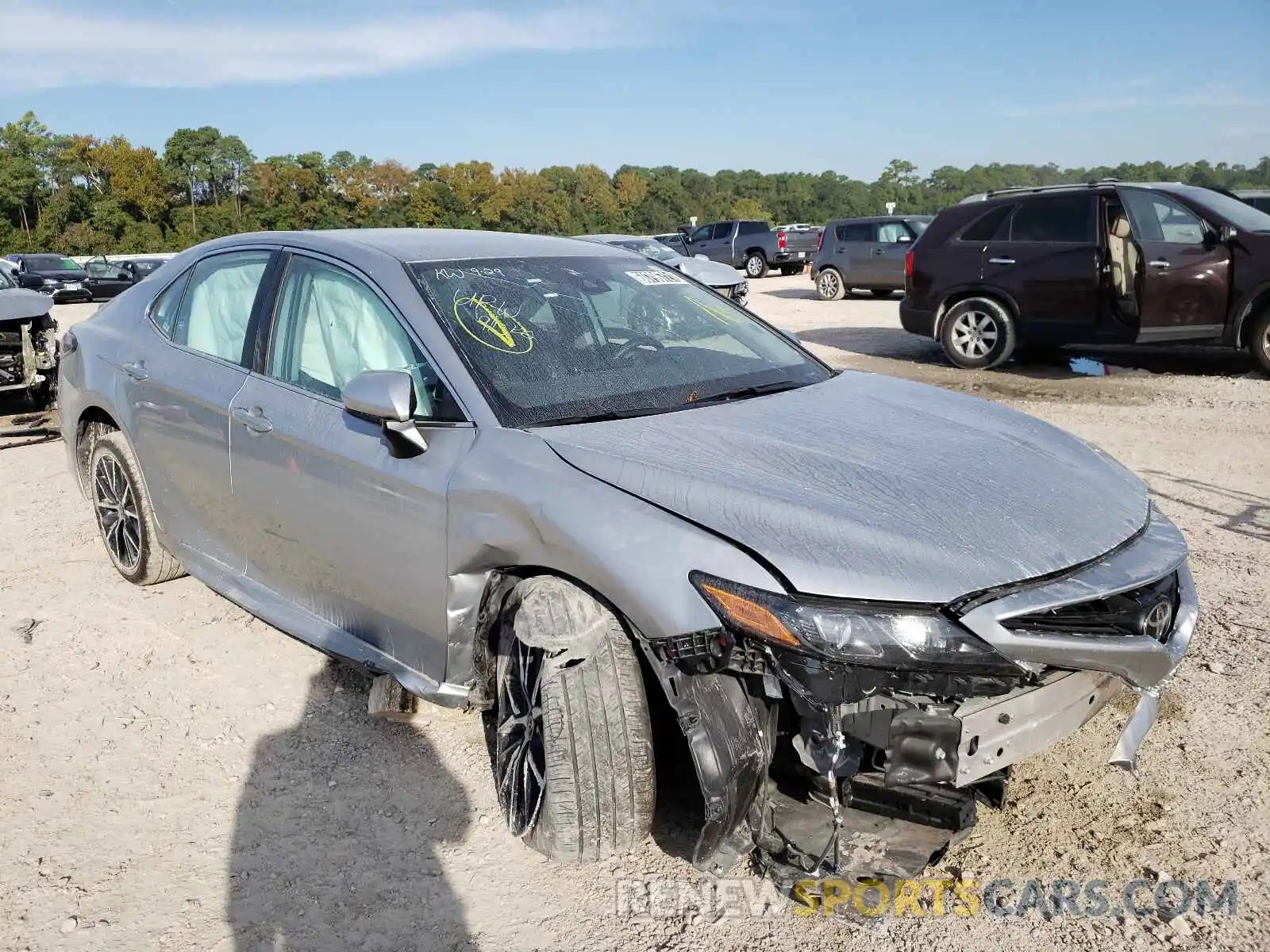 1 Photograph of a damaged car 4T1G11AK4MU540463 TOYOTA CAMRY 2021