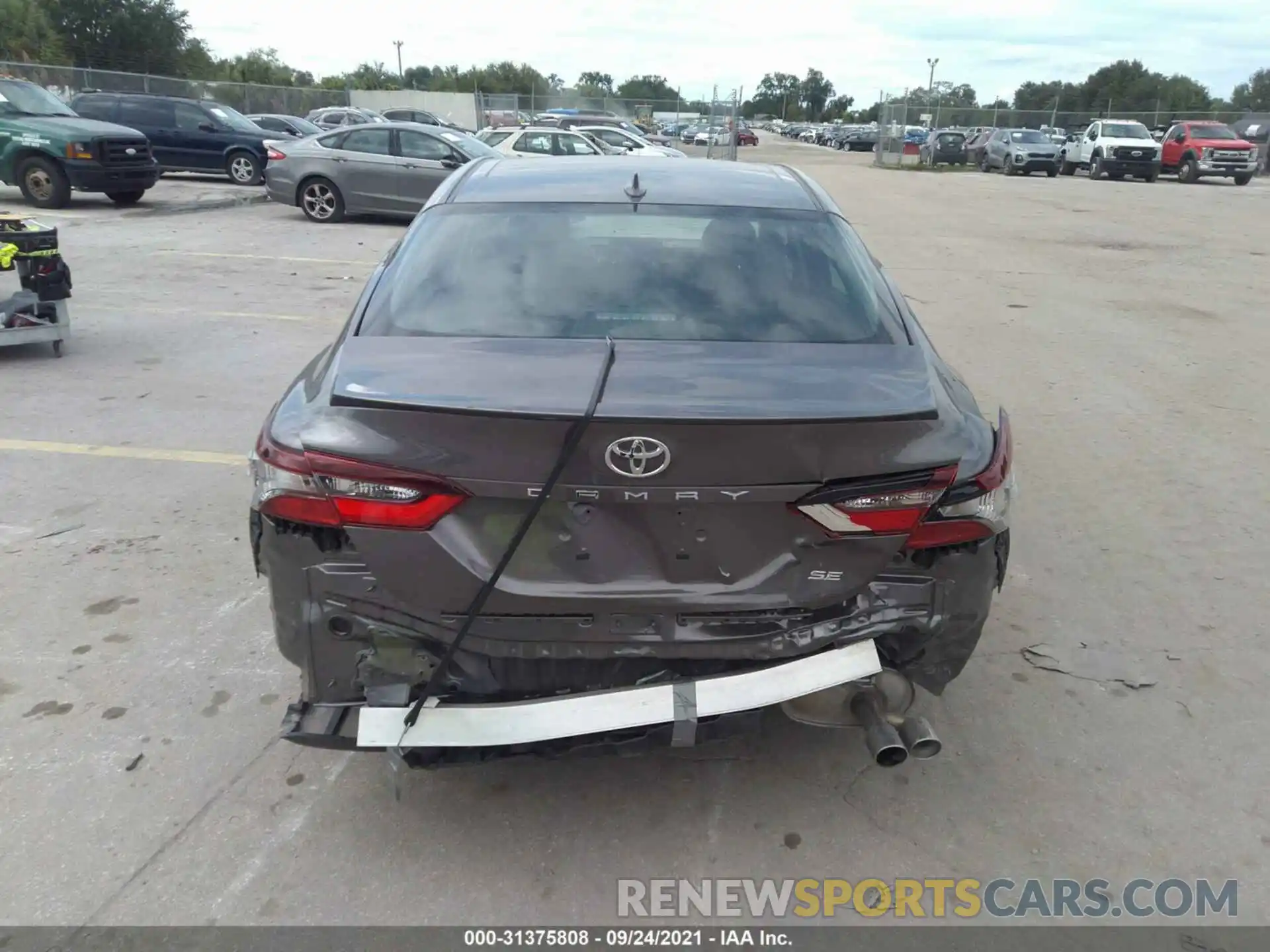 6 Photograph of a damaged car 4T1G11AK4MU546876 TOYOTA CAMRY 2021