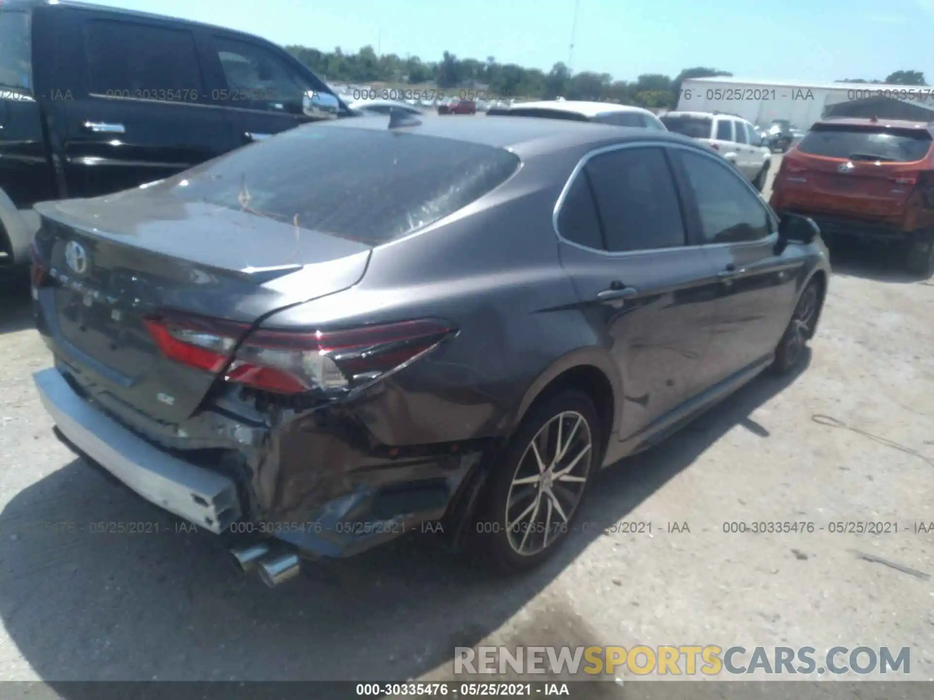 4 Photograph of a damaged car 4T1G11AK4MU555867 TOYOTA CAMRY 2021