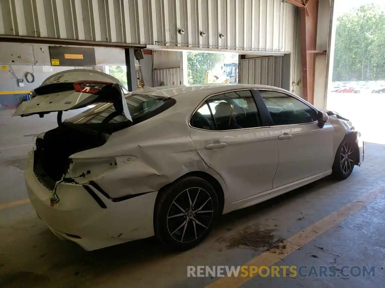 9 Photograph of a damaged car 4T1G11AK4MU562799 TOYOTA CAMRY 2021