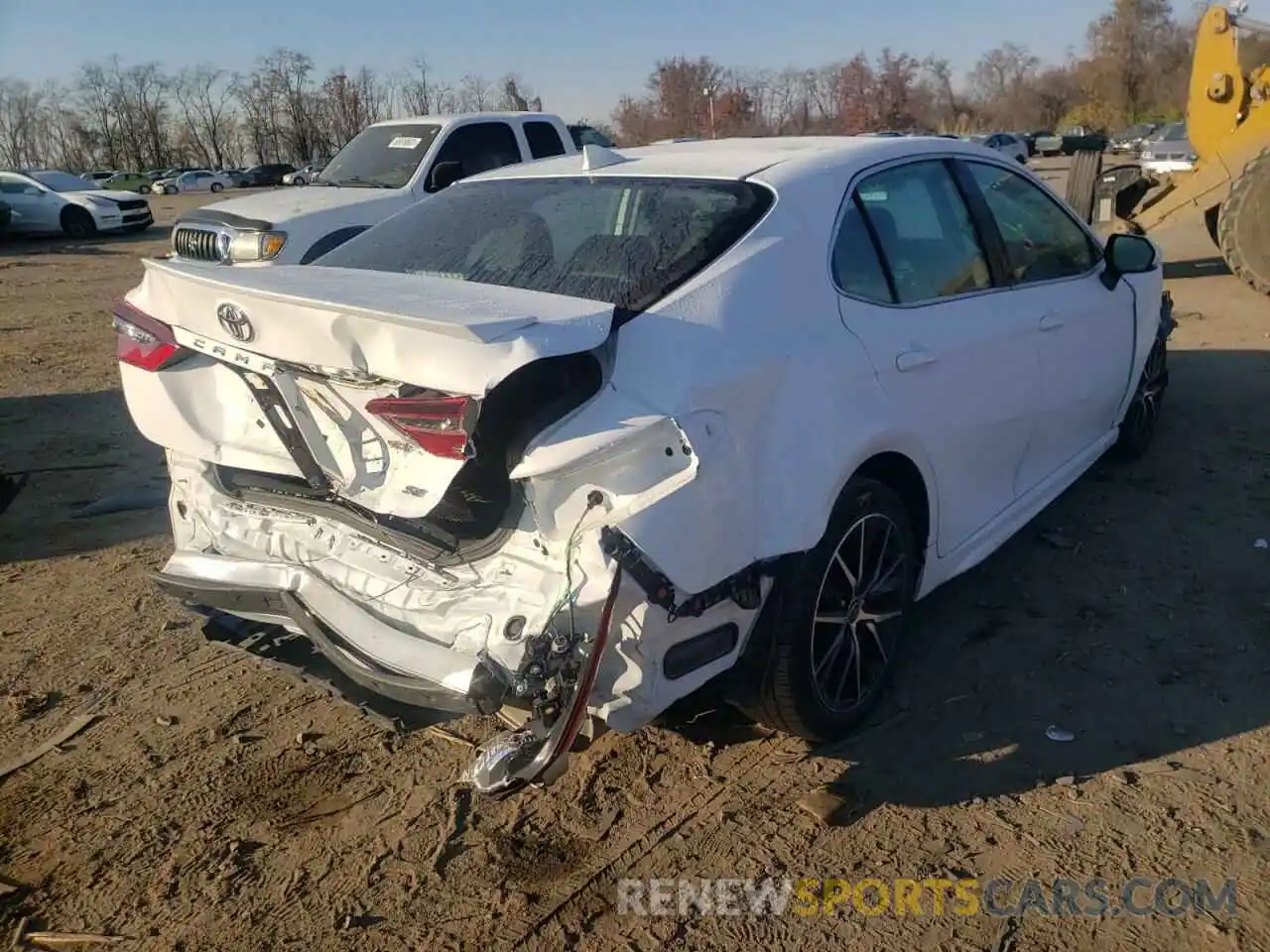 4 Photograph of a damaged car 4T1G11AK4MU572524 TOYOTA CAMRY 2021