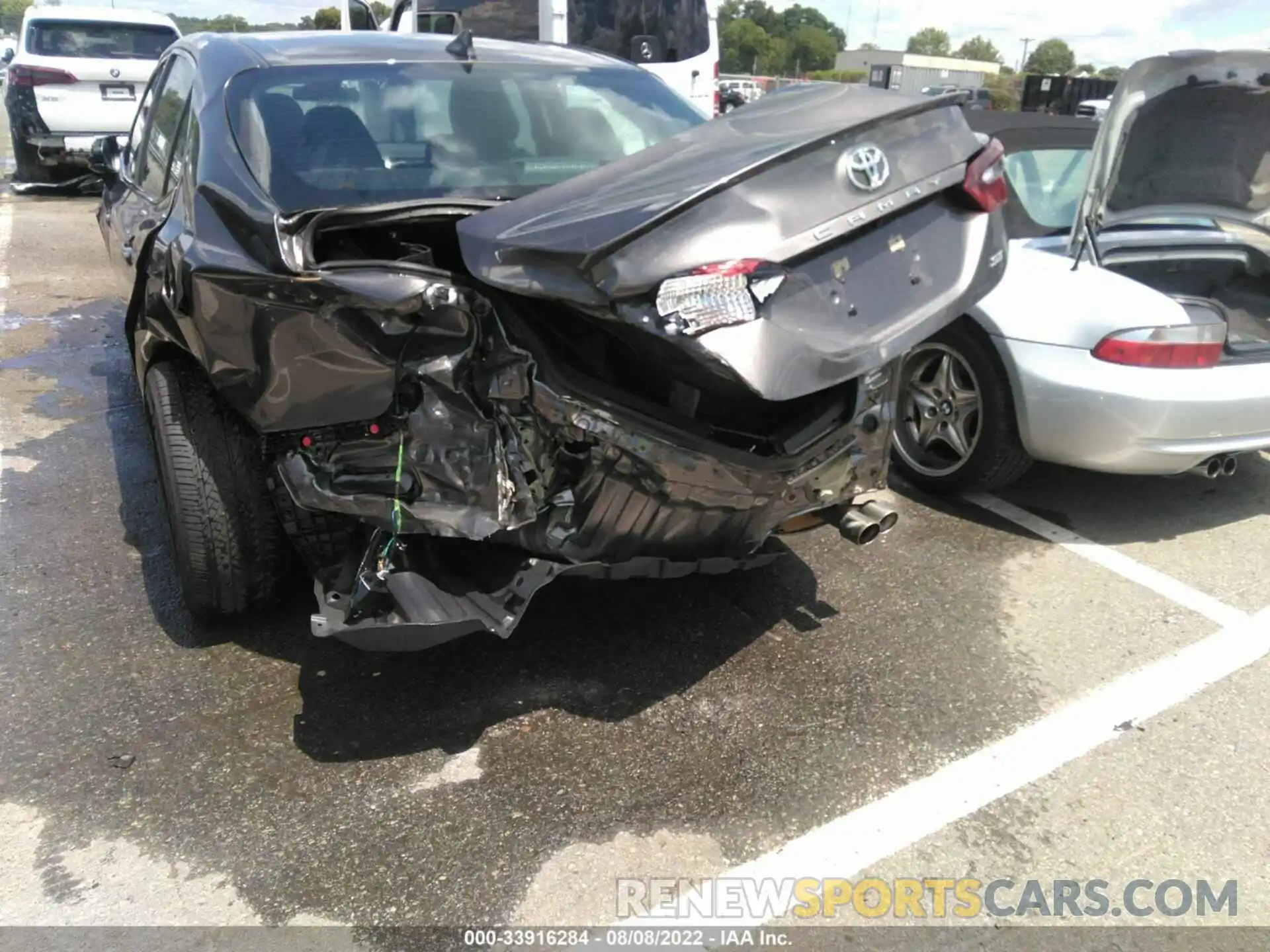 6 Photograph of a damaged car 4T1G11AK4MU576427 TOYOTA CAMRY 2021