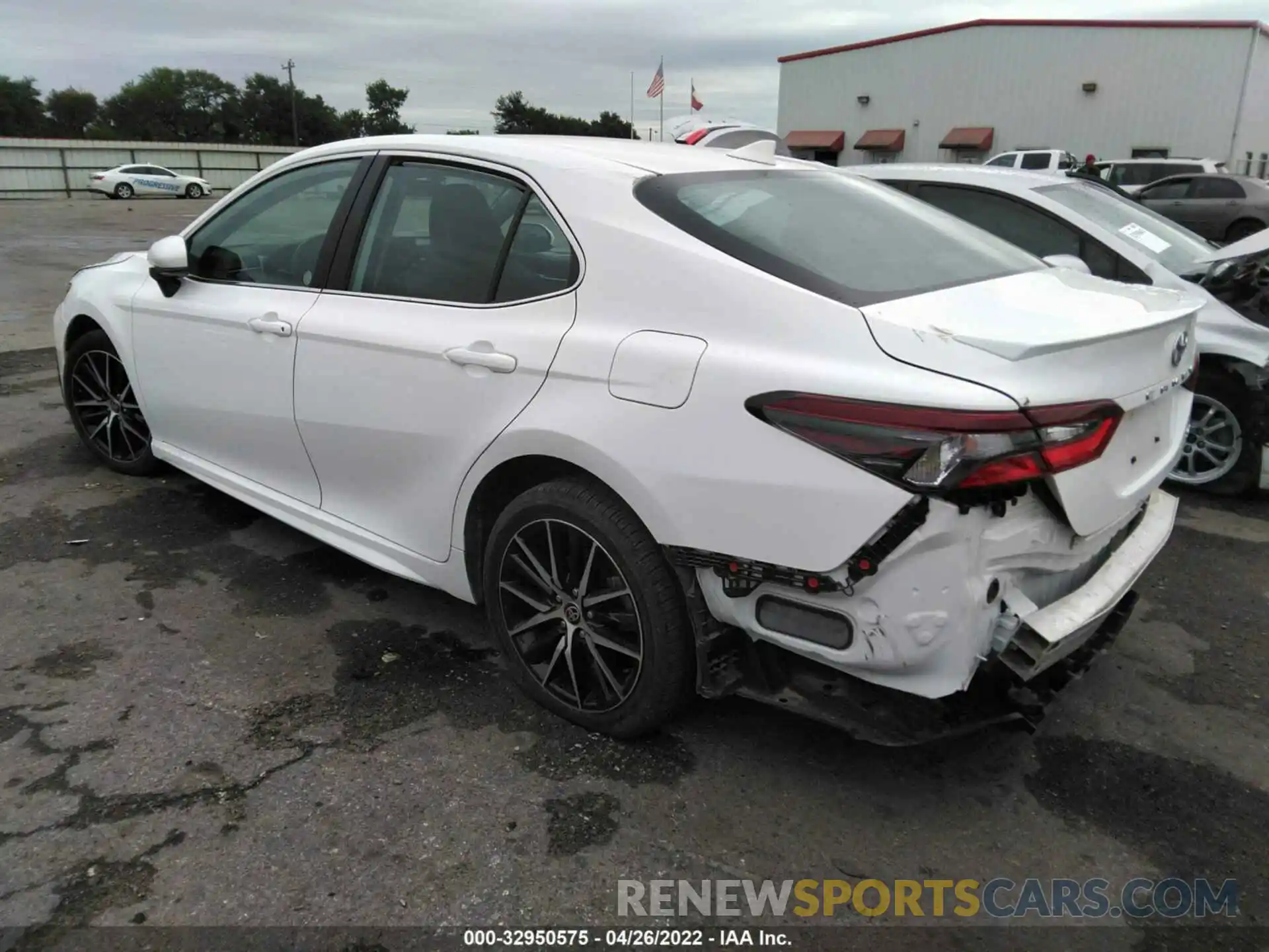 3 Photograph of a damaged car 4T1G11AK4MU584415 TOYOTA CAMRY 2021