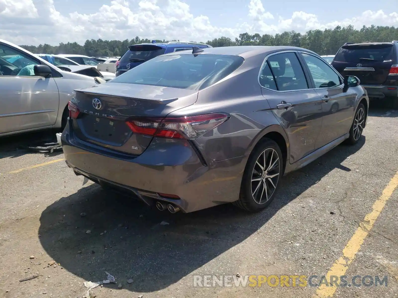 4 Photograph of a damaged car 4T1G11AK4MU586987 TOYOTA CAMRY 2021