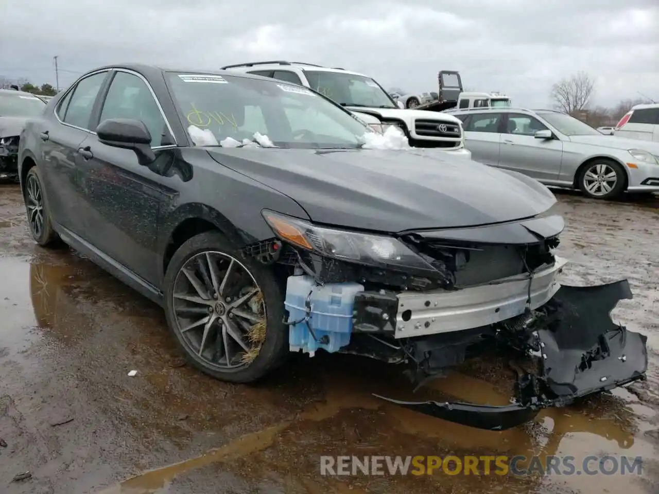 1 Photograph of a damaged car 4T1G11AK4MU587931 TOYOTA CAMRY 2021