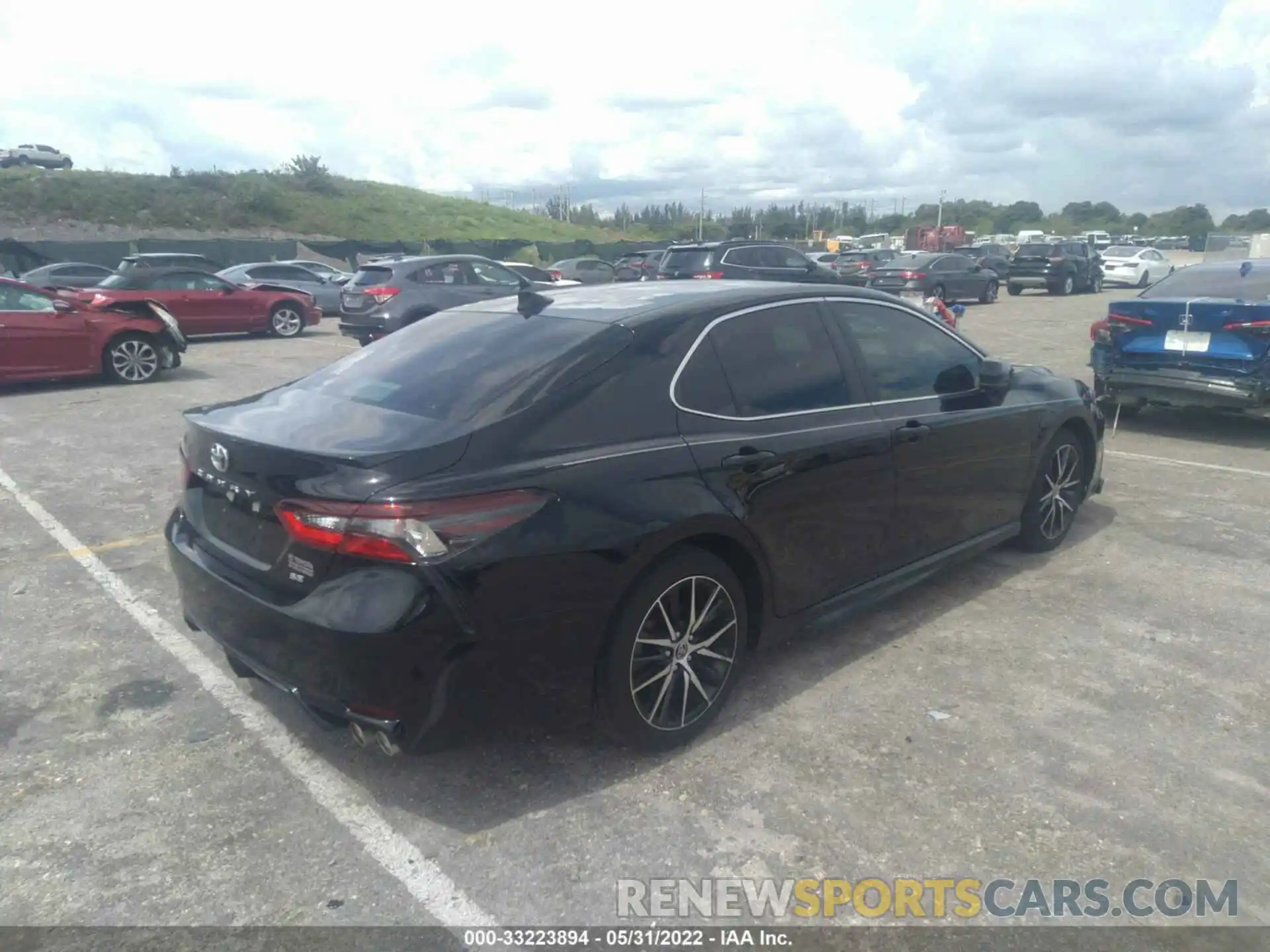 4 Photograph of a damaged car 4T1G11AK4MU603402 TOYOTA CAMRY 2021