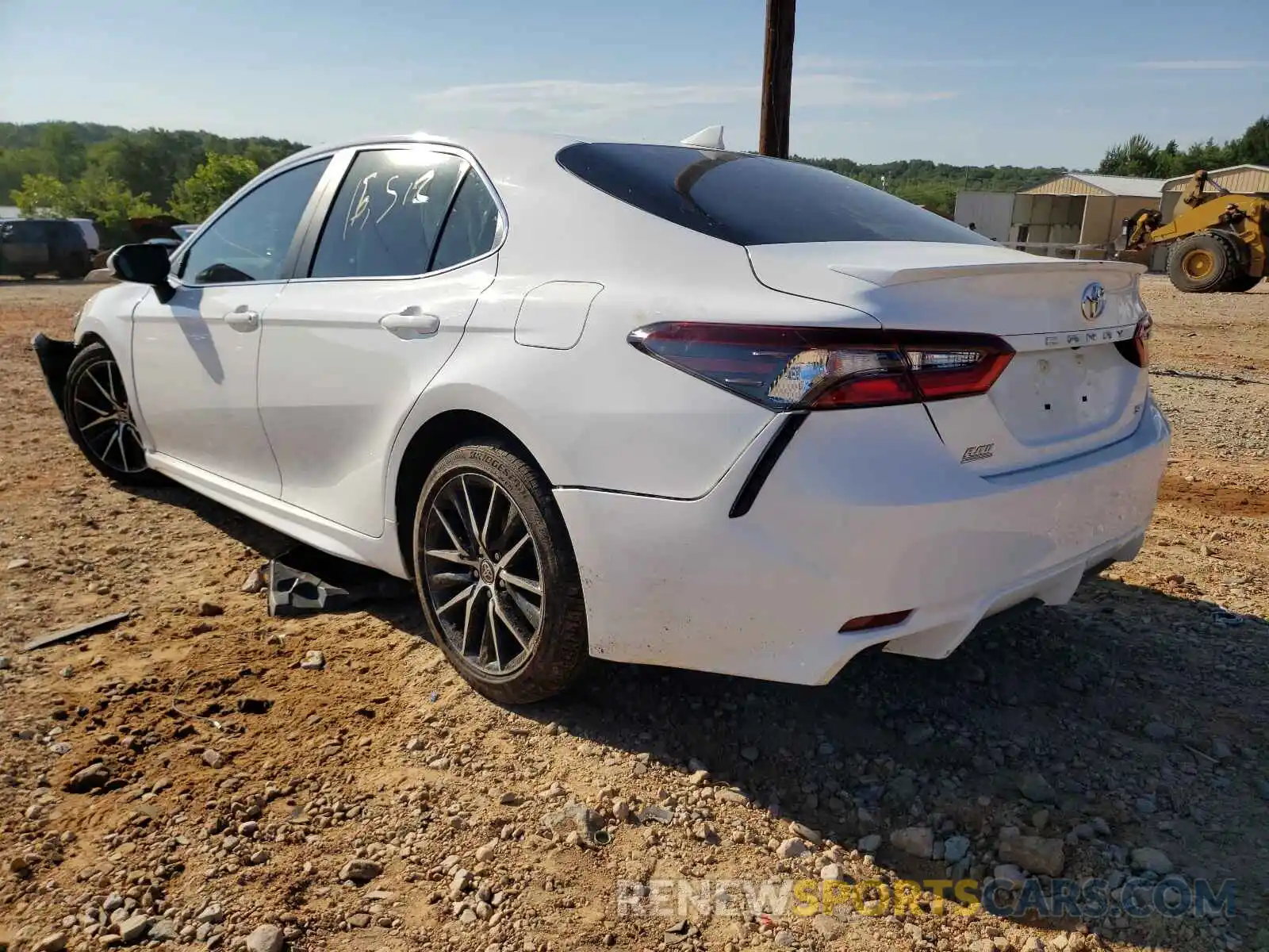 3 Photograph of a damaged car 4T1G11AK5MU402432 TOYOTA CAMRY 2021