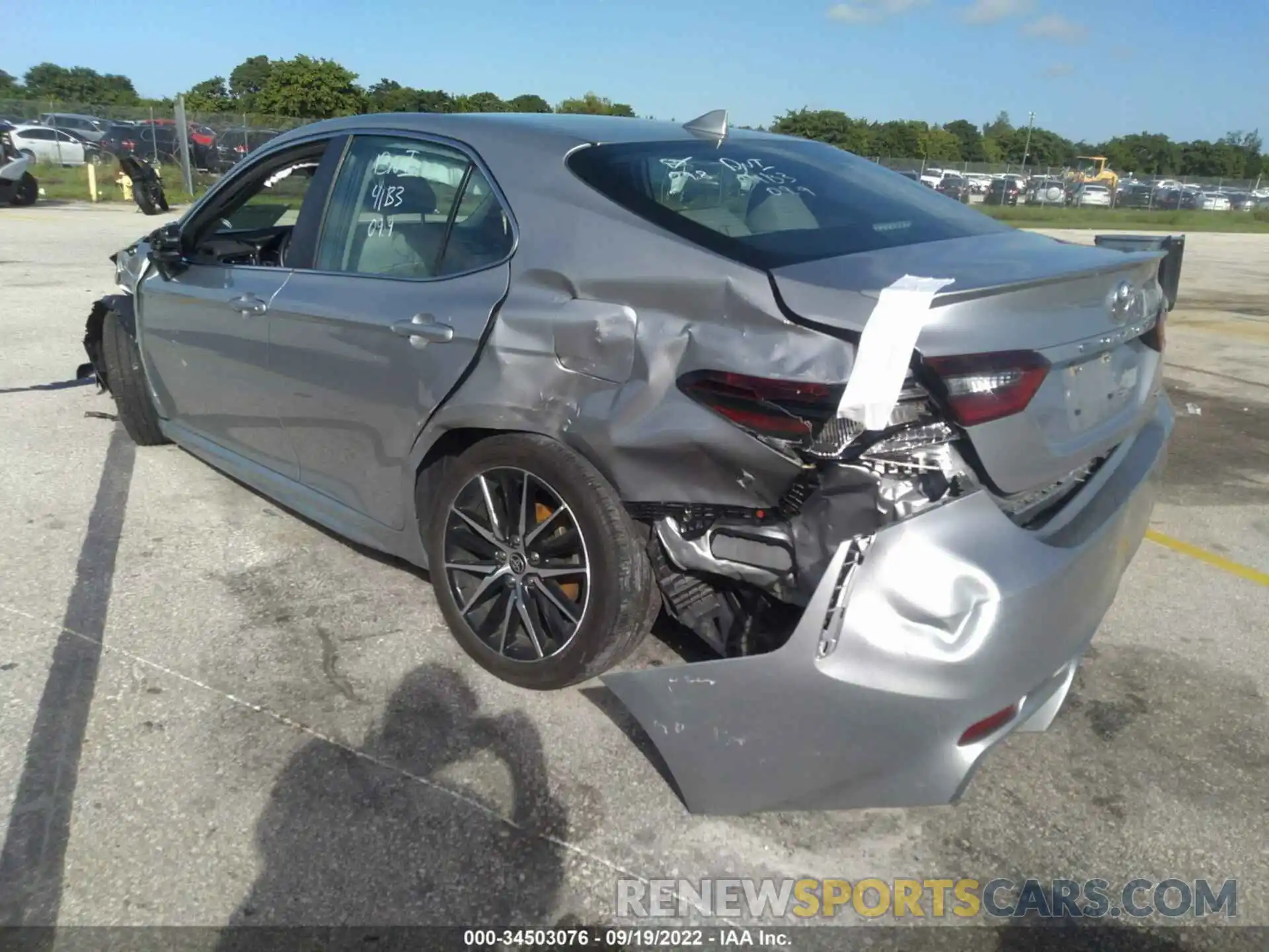 3 Photograph of a damaged car 4T1G11AK5MU412488 TOYOTA CAMRY 2021