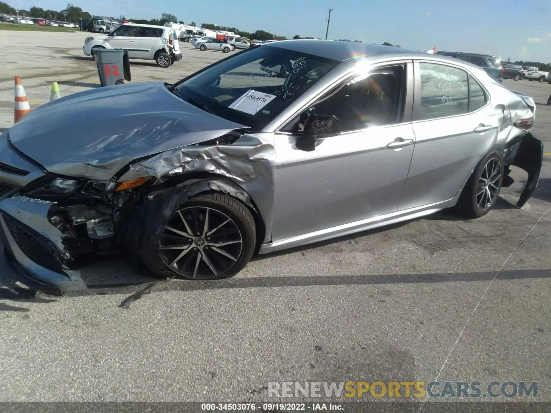 6 Photograph of a damaged car 4T1G11AK5MU412488 TOYOTA CAMRY 2021