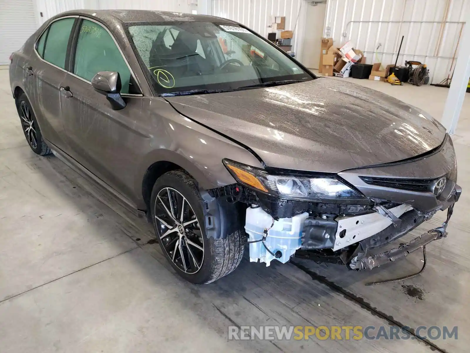 1 Photograph of a damaged car 4T1G11AK5MU413687 TOYOTA CAMRY 2021