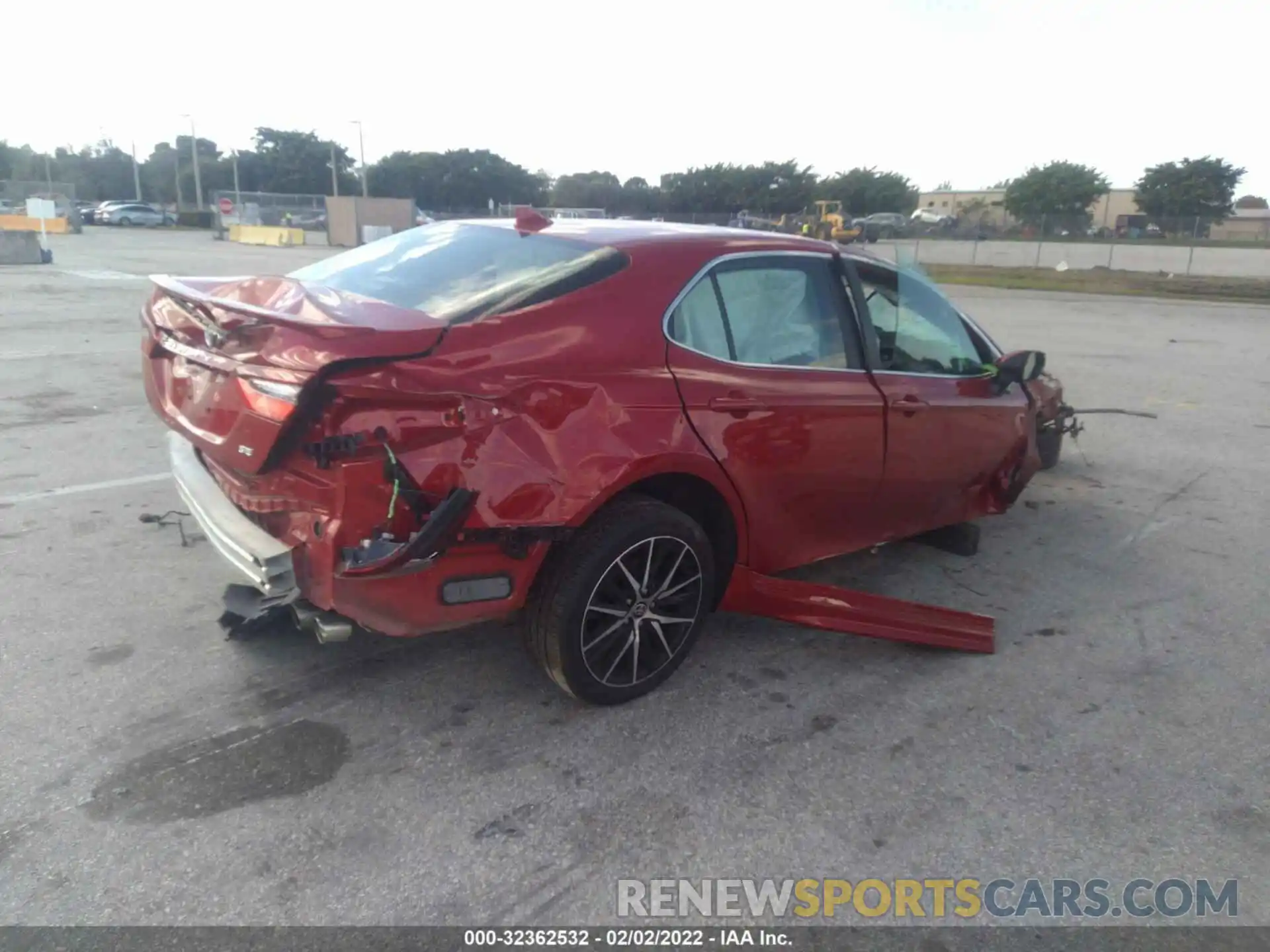 4 Photograph of a damaged car 4T1G11AK5MU416069 TOYOTA CAMRY 2021