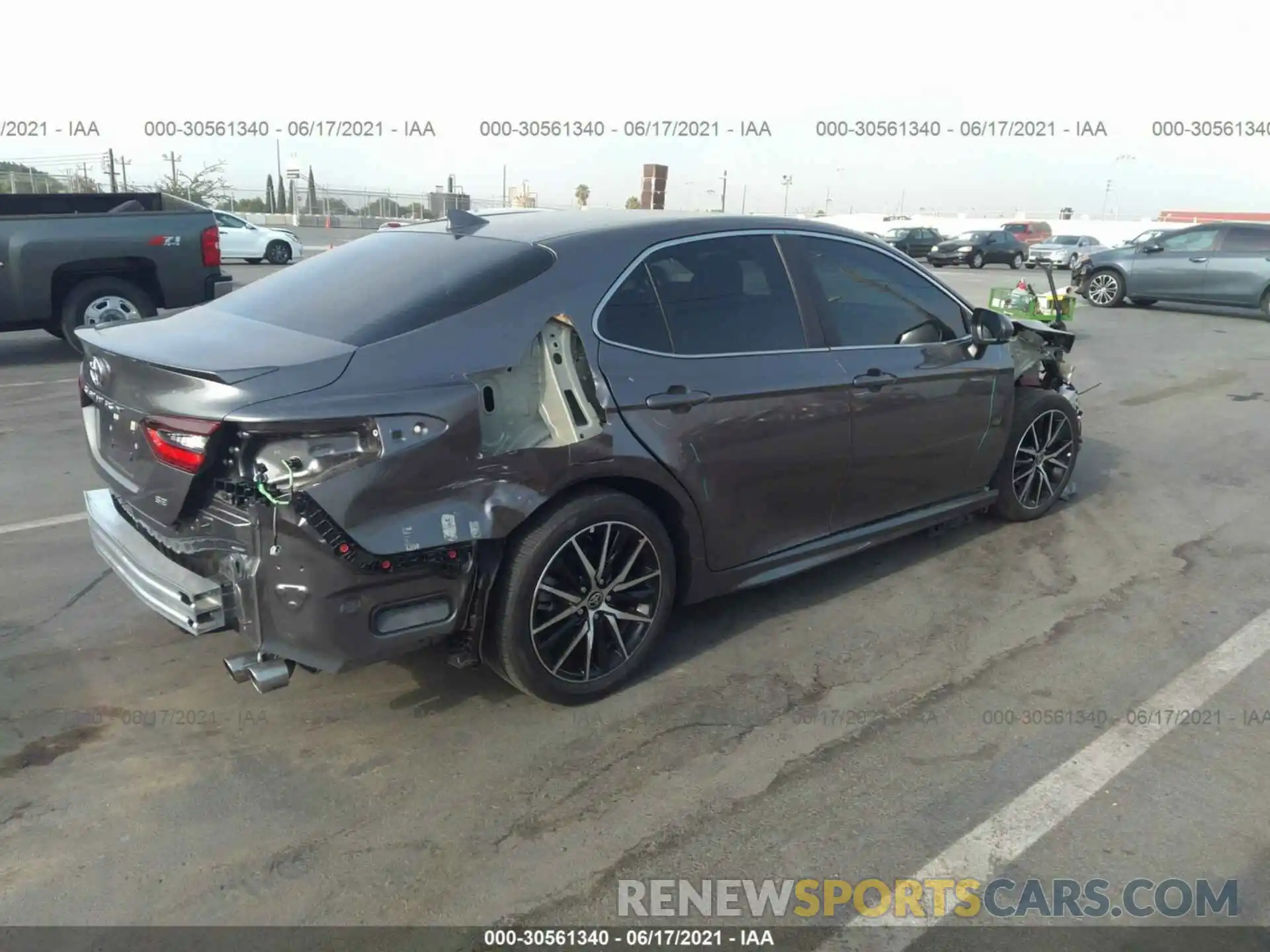 4 Photograph of a damaged car 4T1G11AK5MU430313 TOYOTA CAMRY 2021