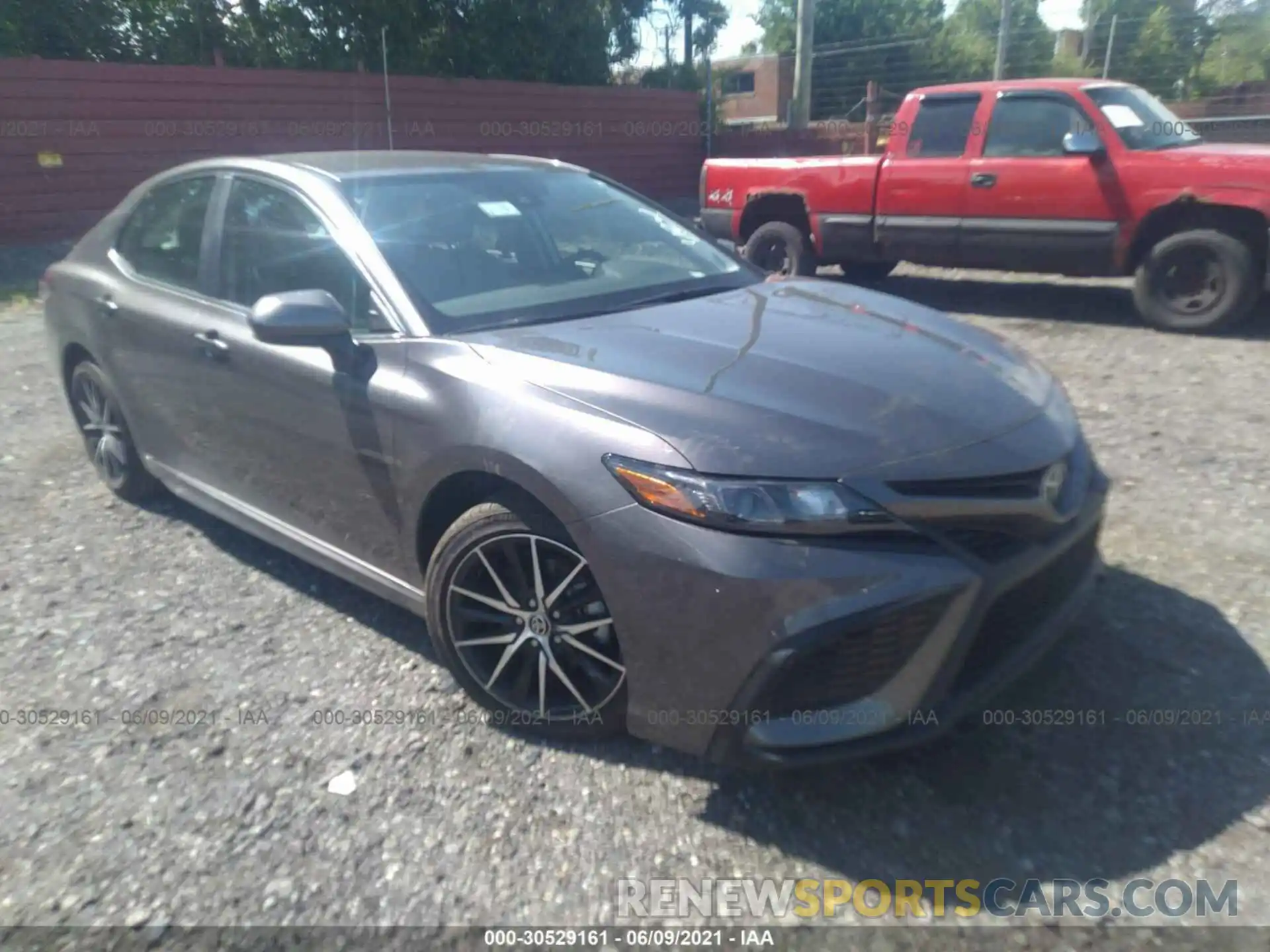 1 Photograph of a damaged car 4T1G11AK5MU431624 TOYOTA CAMRY 2021