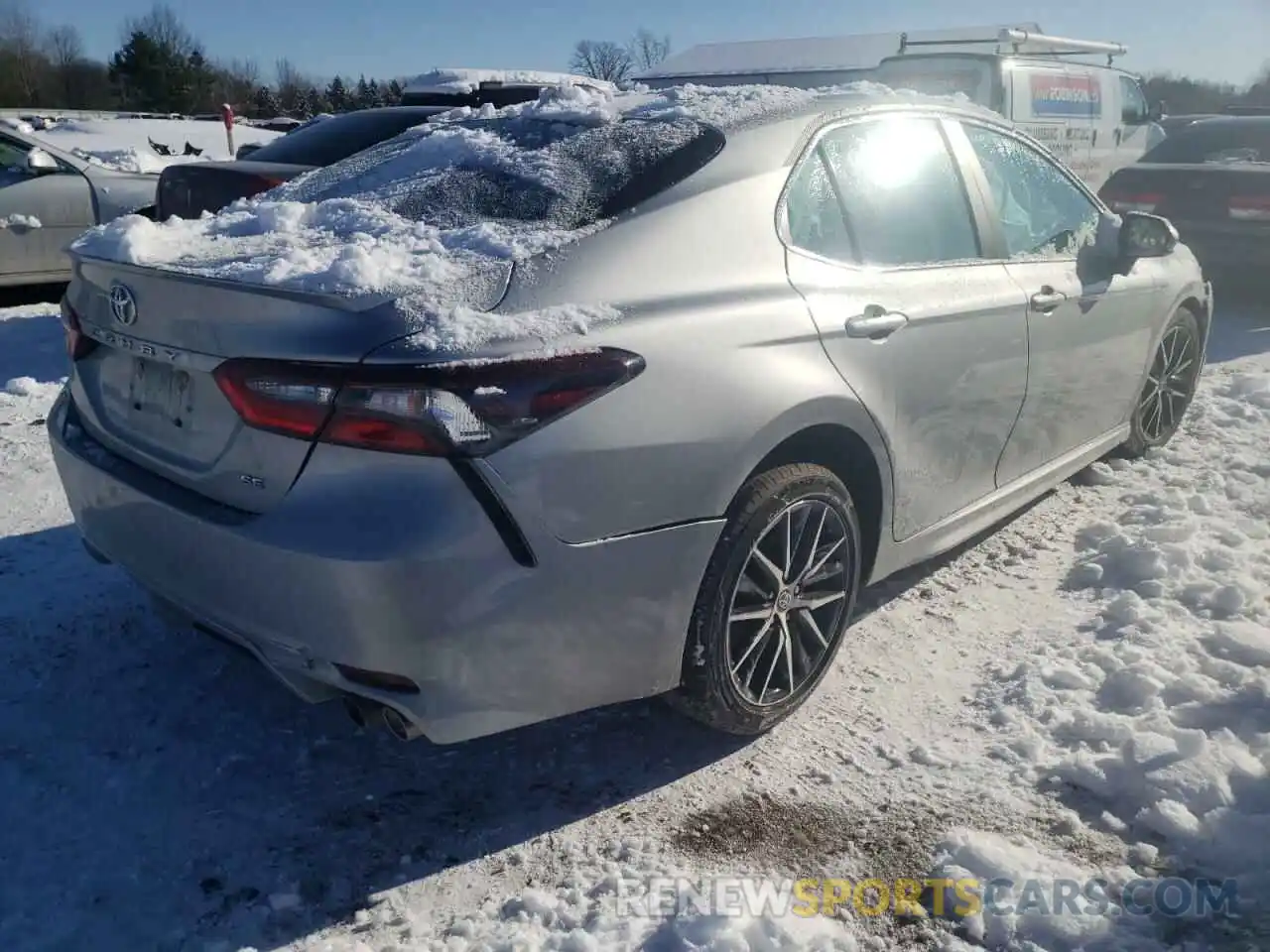 4 Photograph of a damaged car 4T1G11AK5MU433342 TOYOTA CAMRY 2021