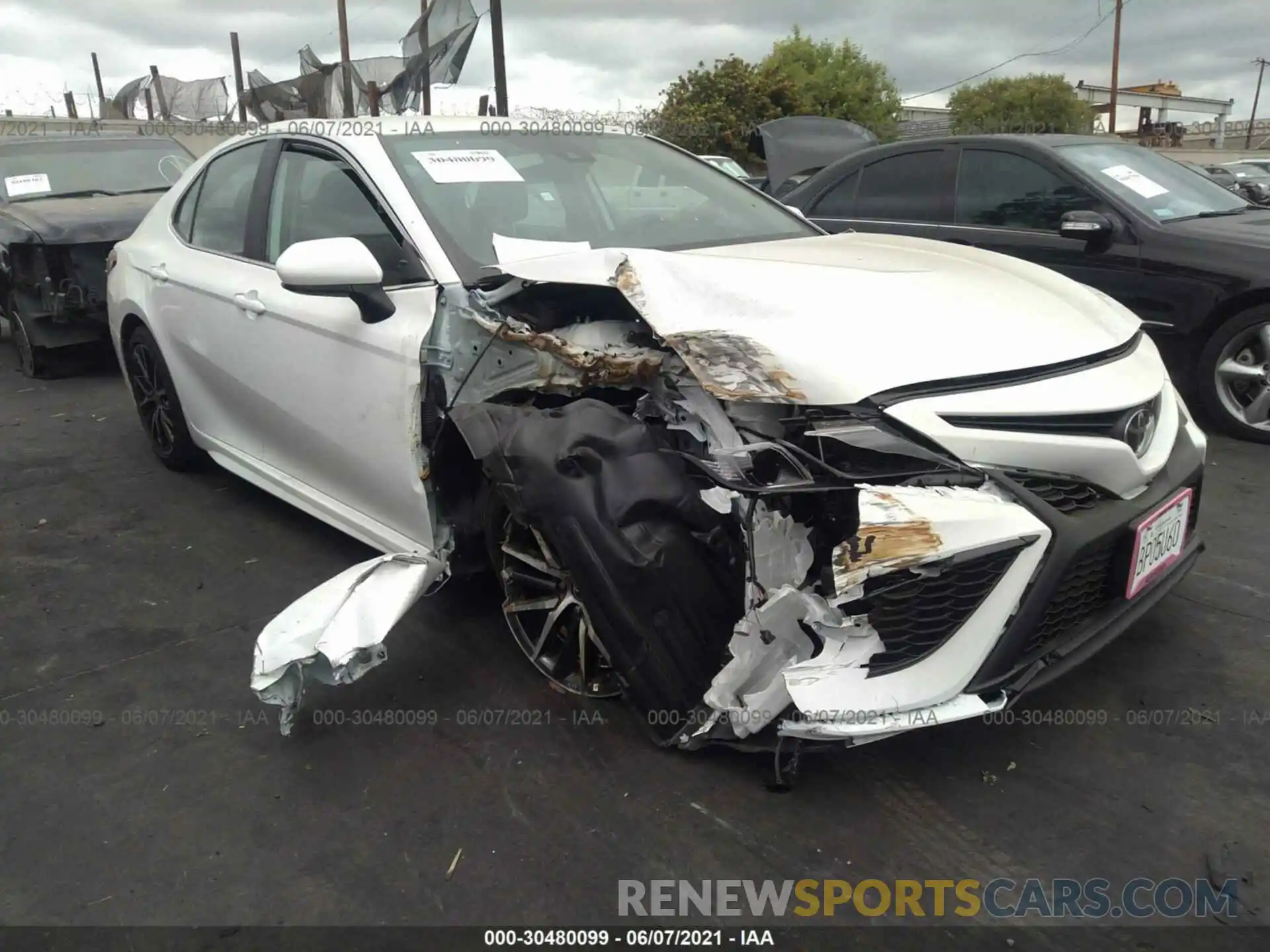 1 Photograph of a damaged car 4T1G11AK5MU451257 TOYOTA CAMRY 2021