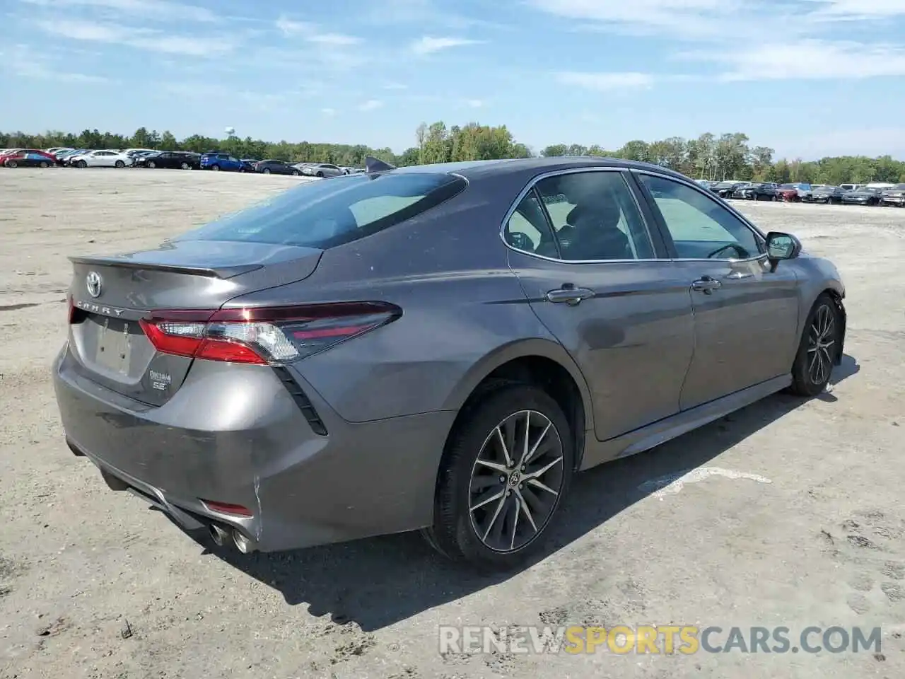 4 Photograph of a damaged car 4T1G11AK5MU465191 TOYOTA CAMRY 2021