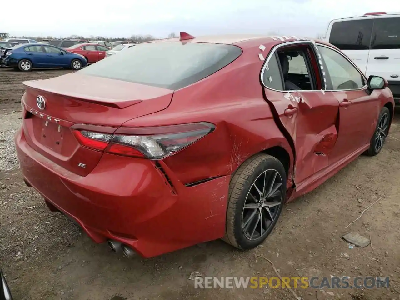 4 Photograph of a damaged car 4T1G11AK5MU472173 TOYOTA CAMRY 2021