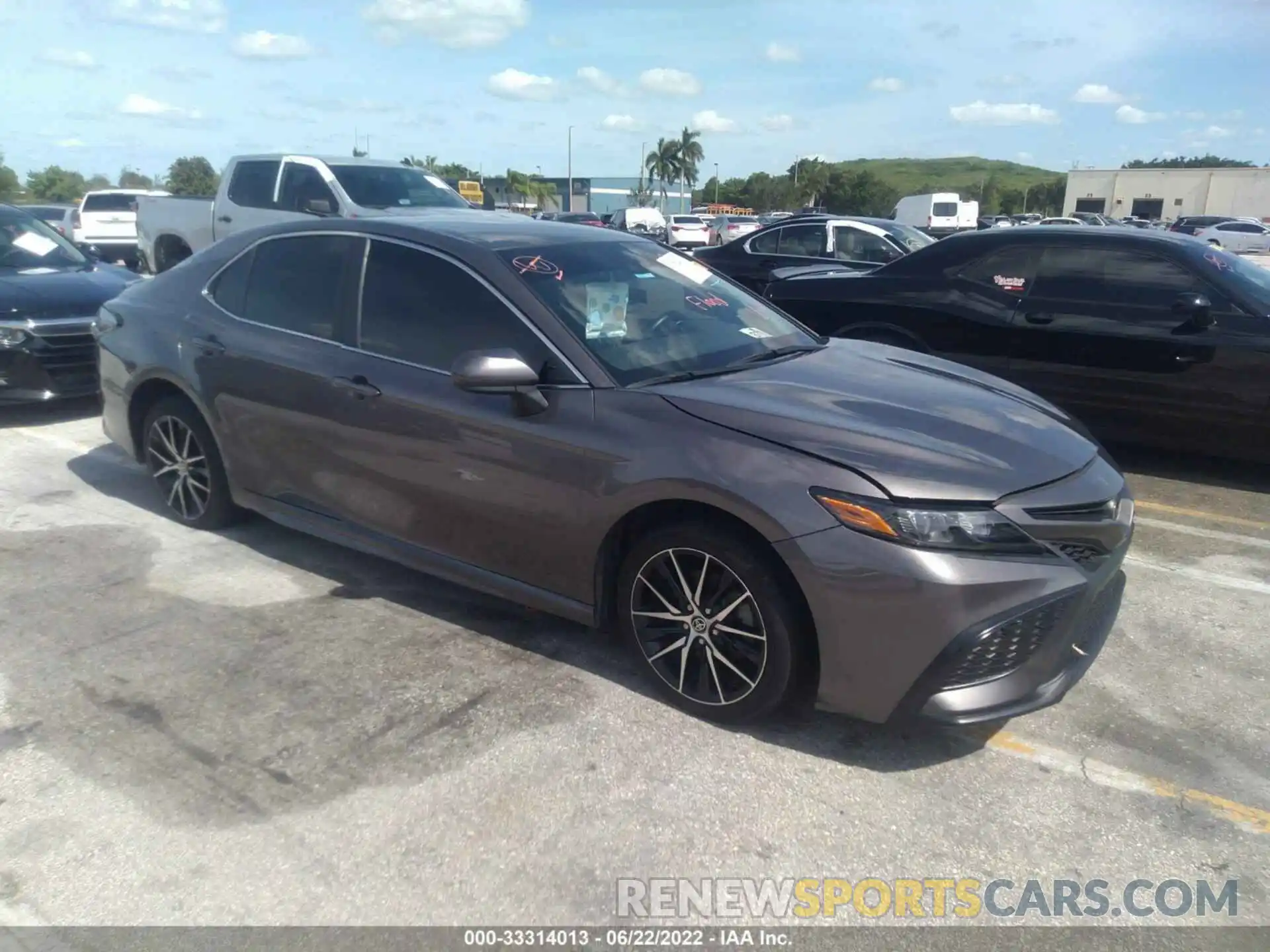 1 Photograph of a damaged car 4T1G11AK5MU472285 TOYOTA CAMRY 2021