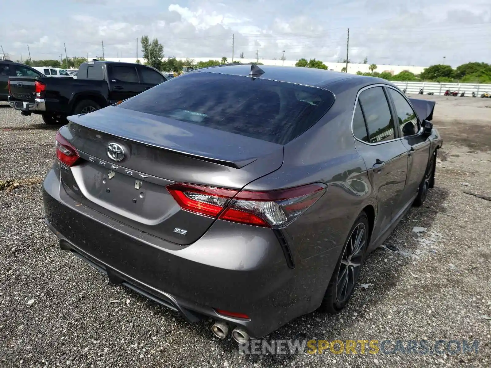 4 Photograph of a damaged car 4T1G11AK5MU474991 TOYOTA CAMRY 2021