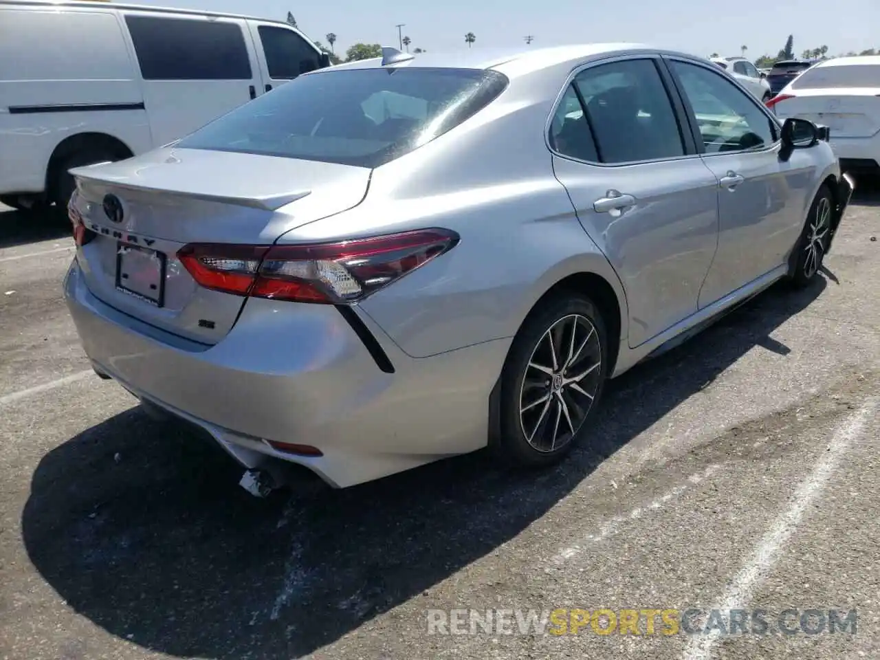 4 Photograph of a damaged car 4T1G11AK5MU491631 TOYOTA CAMRY 2021