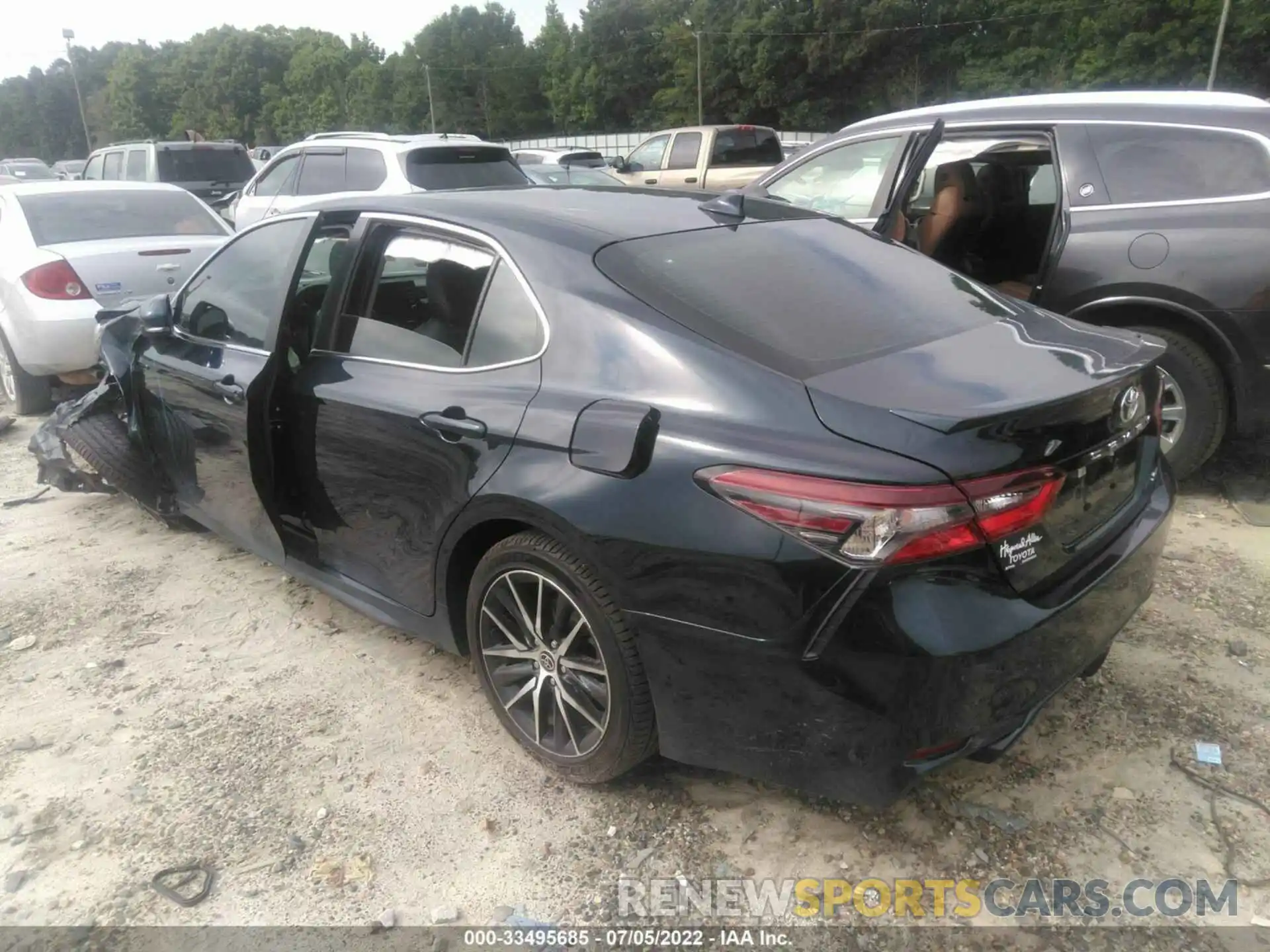 3 Photograph of a damaged car 4T1G11AK5MU512851 TOYOTA CAMRY 2021