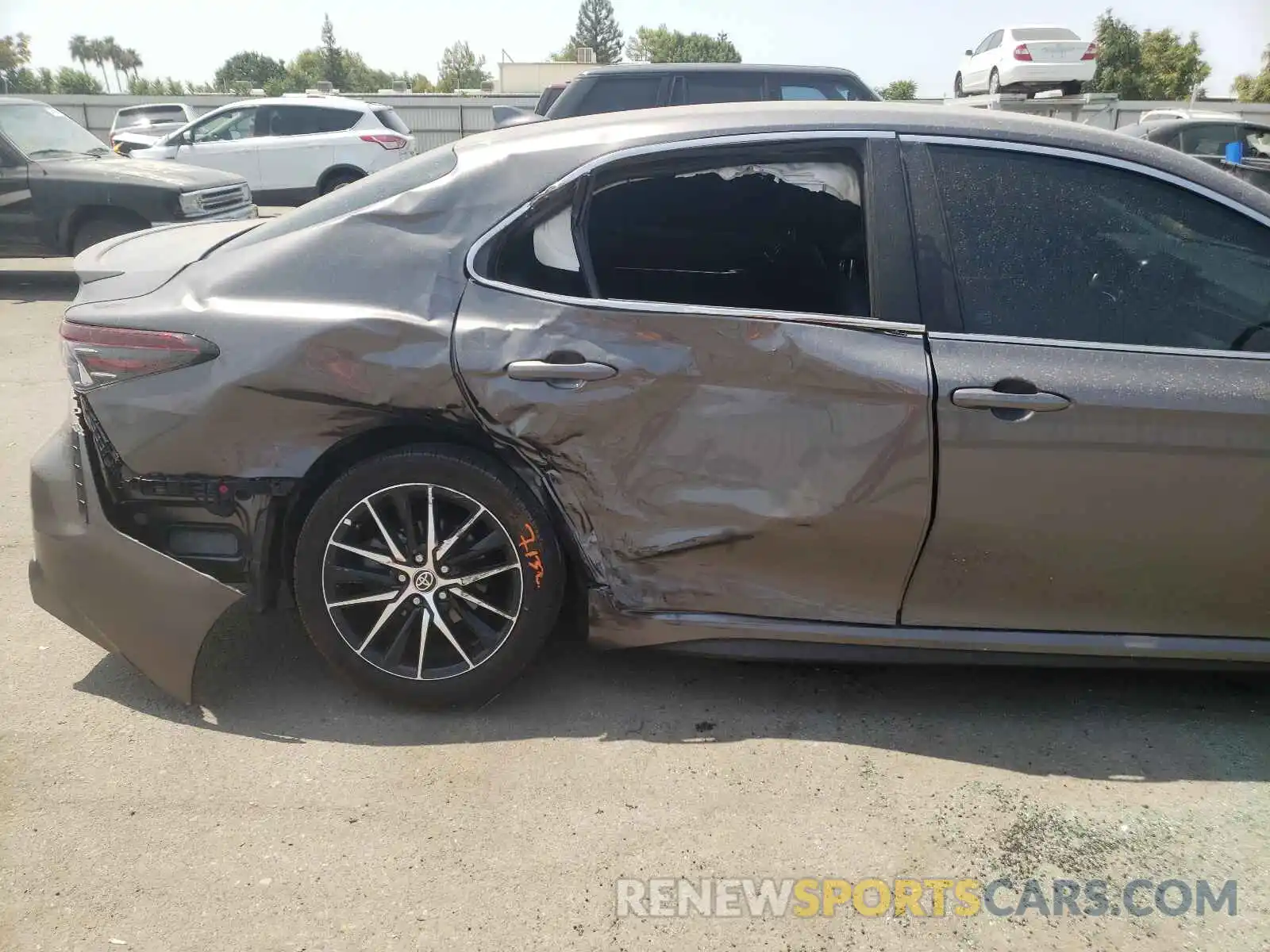 9 Photograph of a damaged car 4T1G11AK5MU515510 TOYOTA CAMRY 2021