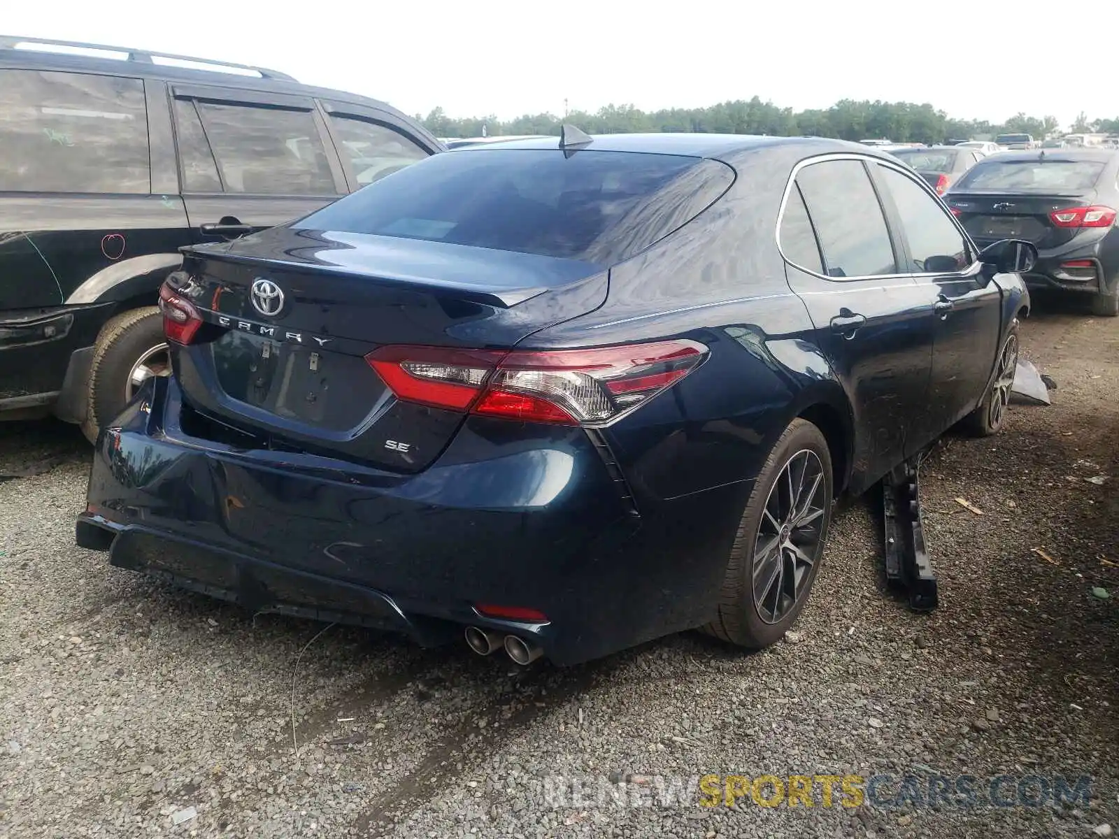 4 Photograph of a damaged car 4T1G11AK5MU520836 TOYOTA CAMRY 2021