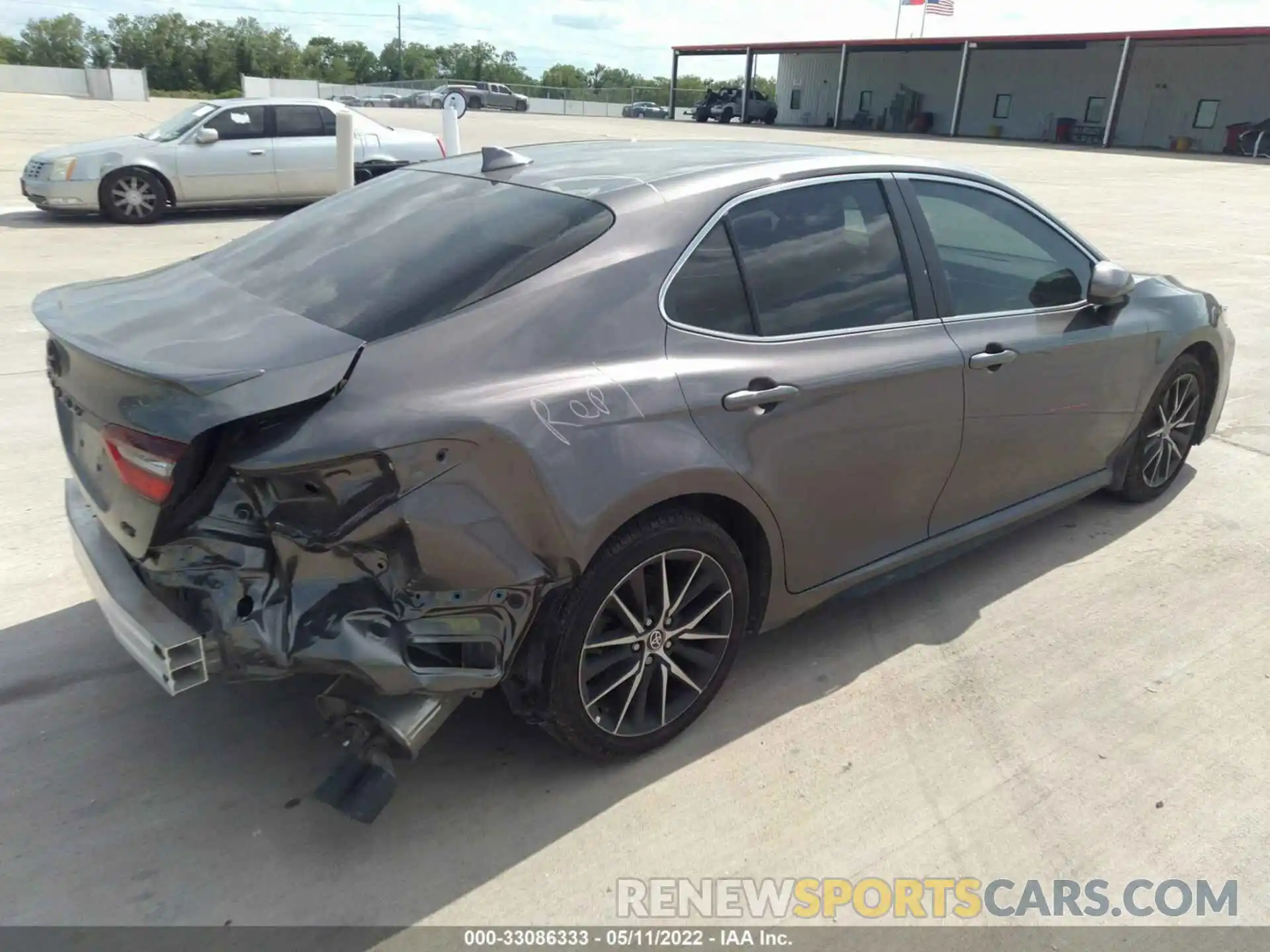 4 Photograph of a damaged car 4T1G11AK5MU530959 TOYOTA CAMRY 2021