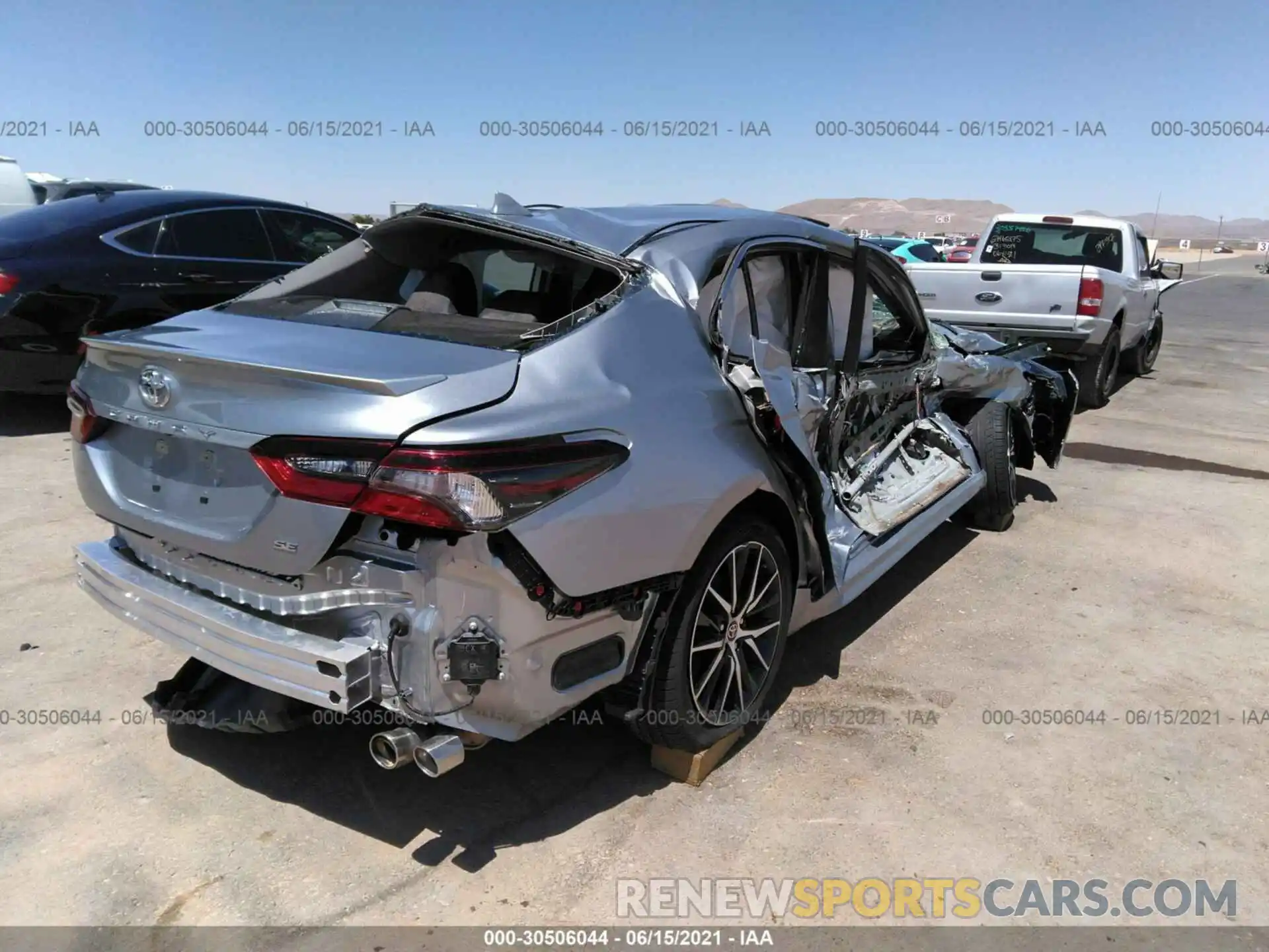 4 Photograph of a damaged car 4T1G11AK5MU547471 TOYOTA CAMRY 2021