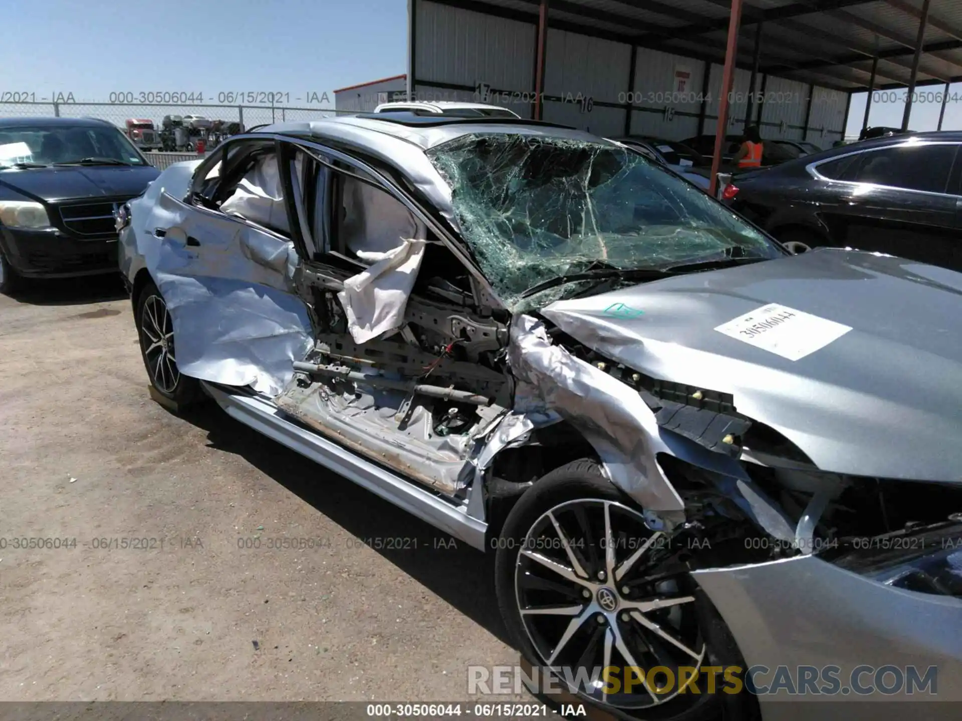 6 Photograph of a damaged car 4T1G11AK5MU547471 TOYOTA CAMRY 2021