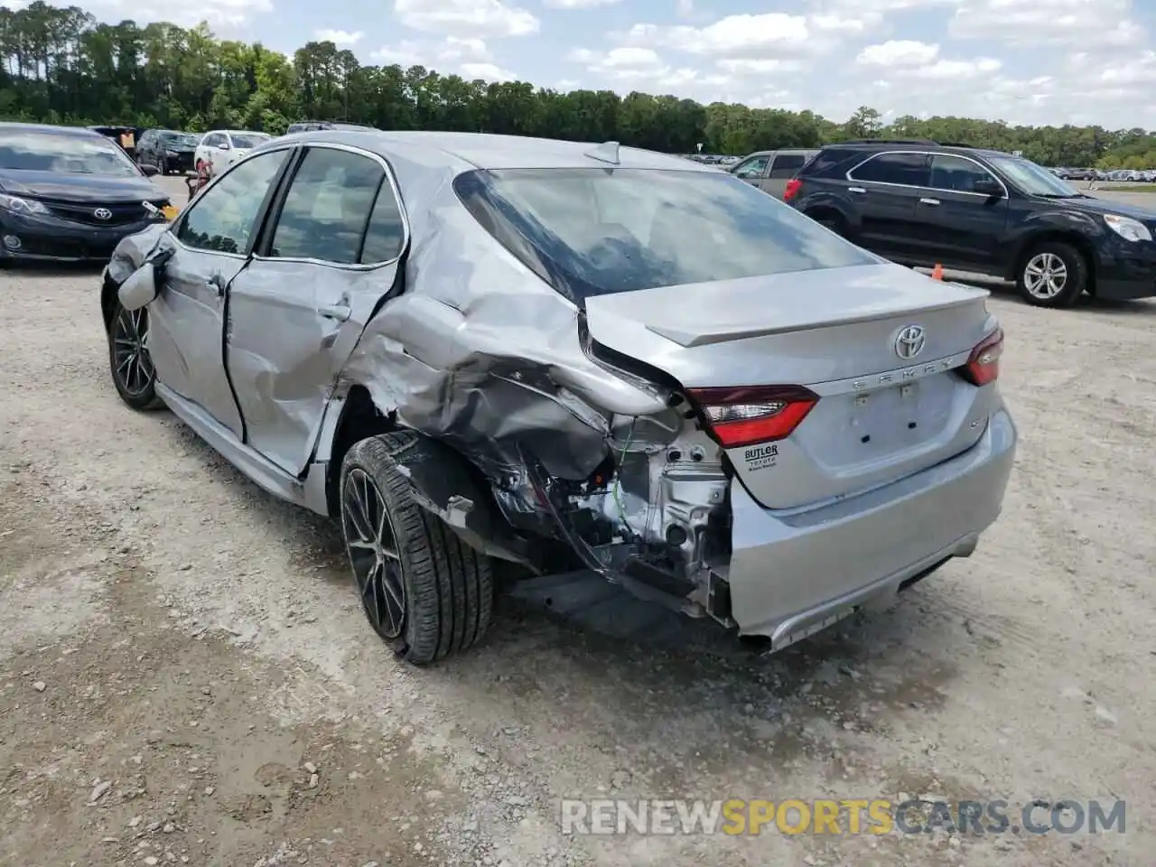 3 Photograph of a damaged car 4T1G11AK5MU547857 TOYOTA CAMRY 2021