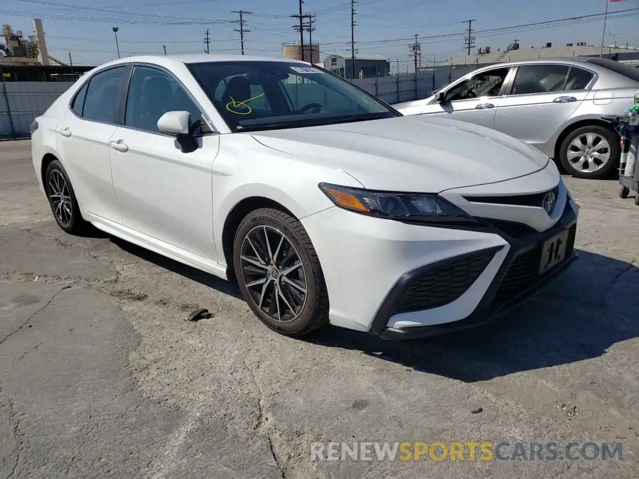 1 Photograph of a damaged car 4T1G11AK5MU549382 TOYOTA CAMRY 2021