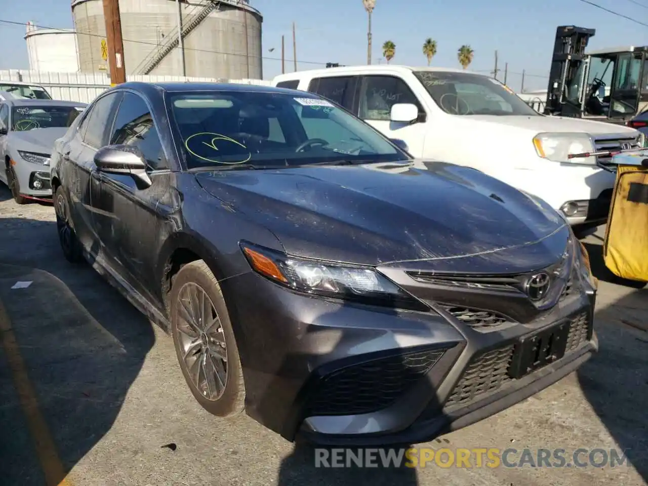 1 Photograph of a damaged car 4T1G11AK5MU549544 TOYOTA CAMRY 2021