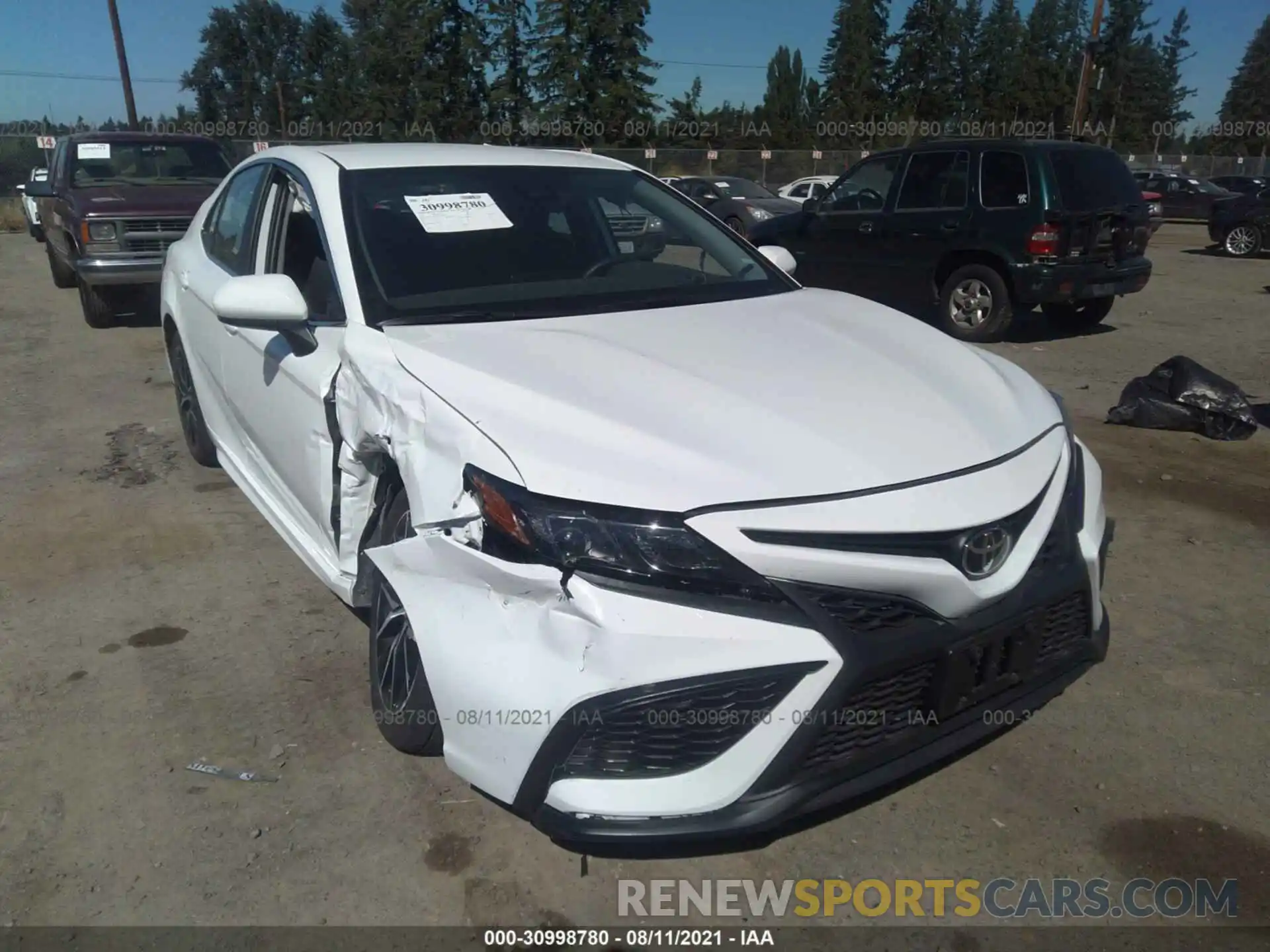 1 Photograph of a damaged car 4T1G11AK5MU551004 TOYOTA CAMRY 2021