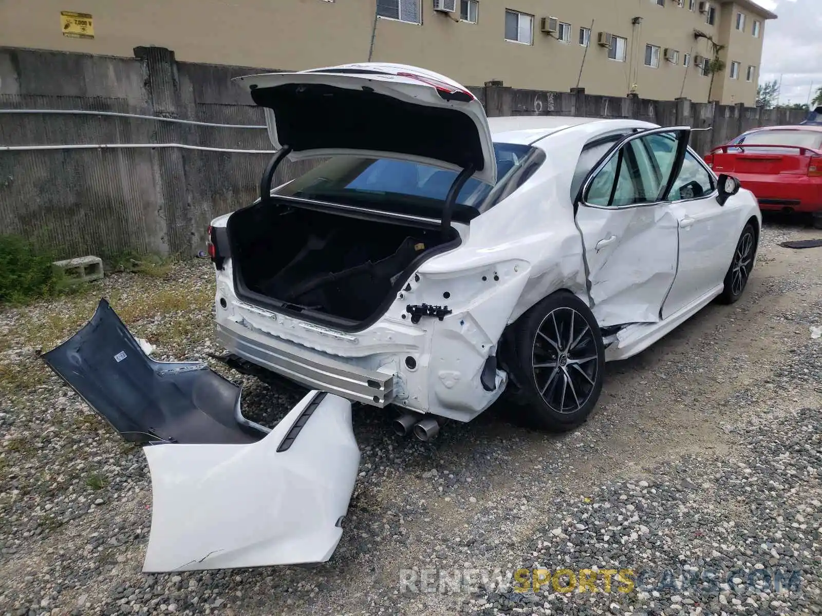 4 Фотография поврежденного автомобиля 4T1G11AK5MU554128 TOYOTA CAMRY 2021