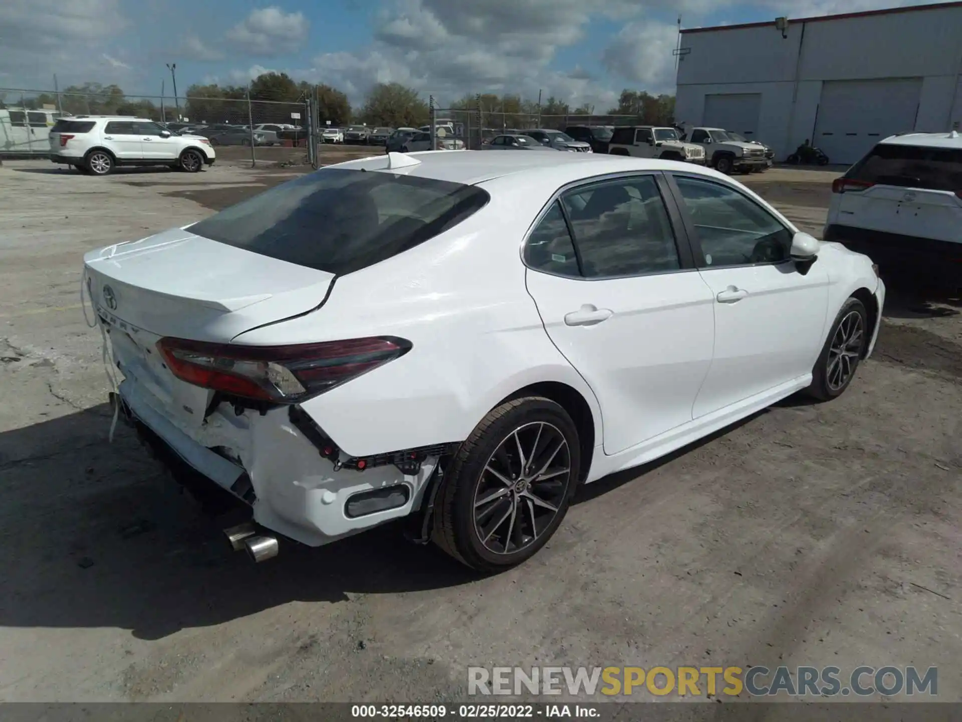 4 Photograph of a damaged car 4T1G11AK5MU554212 TOYOTA CAMRY 2021