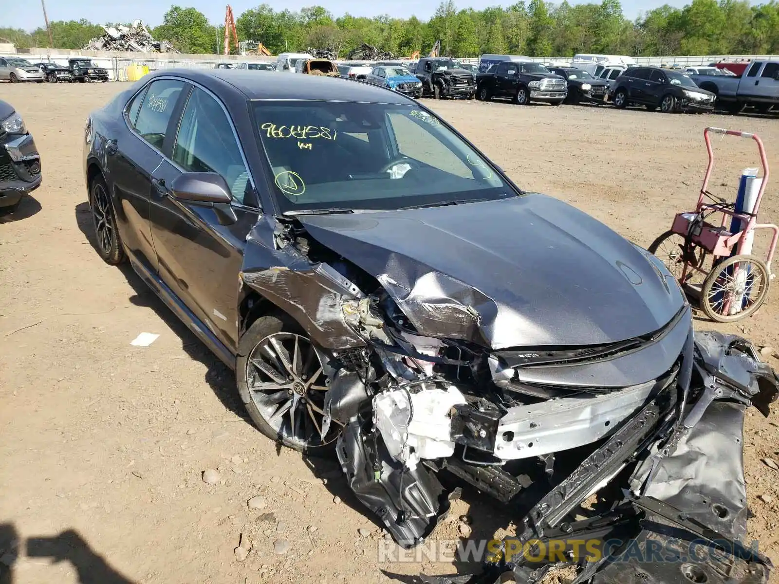 1 Photograph of a damaged car 4T1G11AK5MU558647 TOYOTA CAMRY 2021