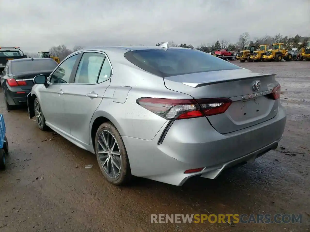 3 Photograph of a damaged car 4T1G11AK5MU560995 TOYOTA CAMRY 2021