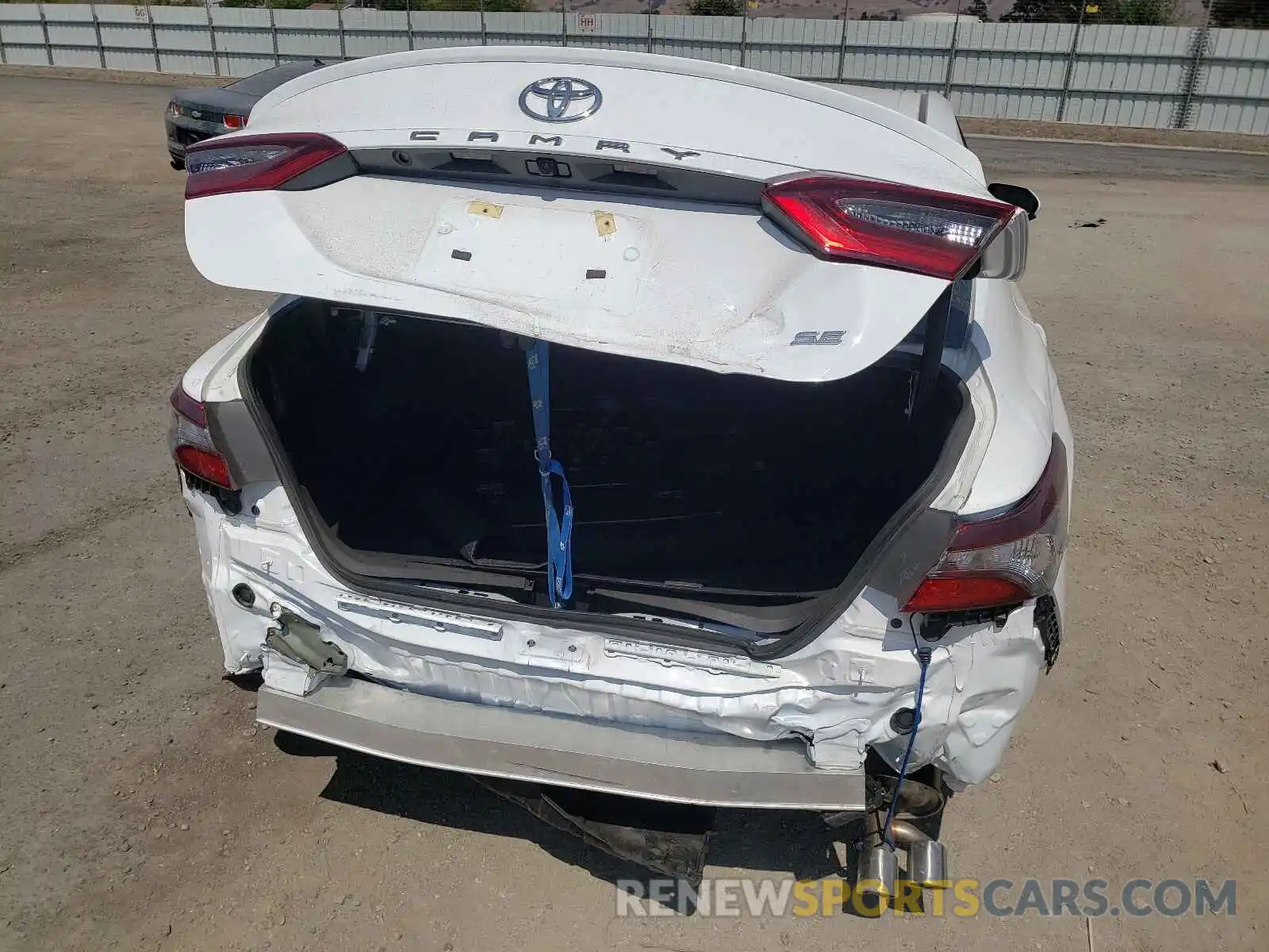 9 Photograph of a damaged car 4T1G11AK5MU562584 TOYOTA CAMRY 2021