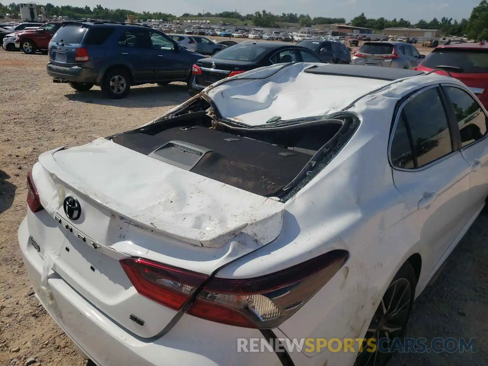 9 Photograph of a damaged car 4T1G11AK5MU569051 TOYOTA CAMRY 2021