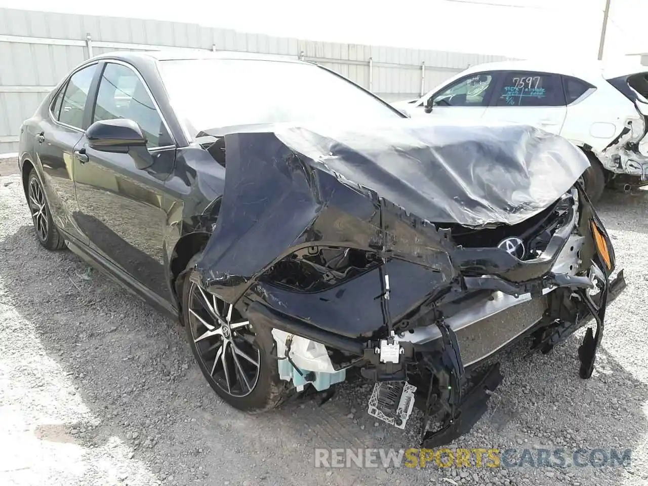 1 Photograph of a damaged car 4T1G11AK5MU571396 TOYOTA CAMRY 2021