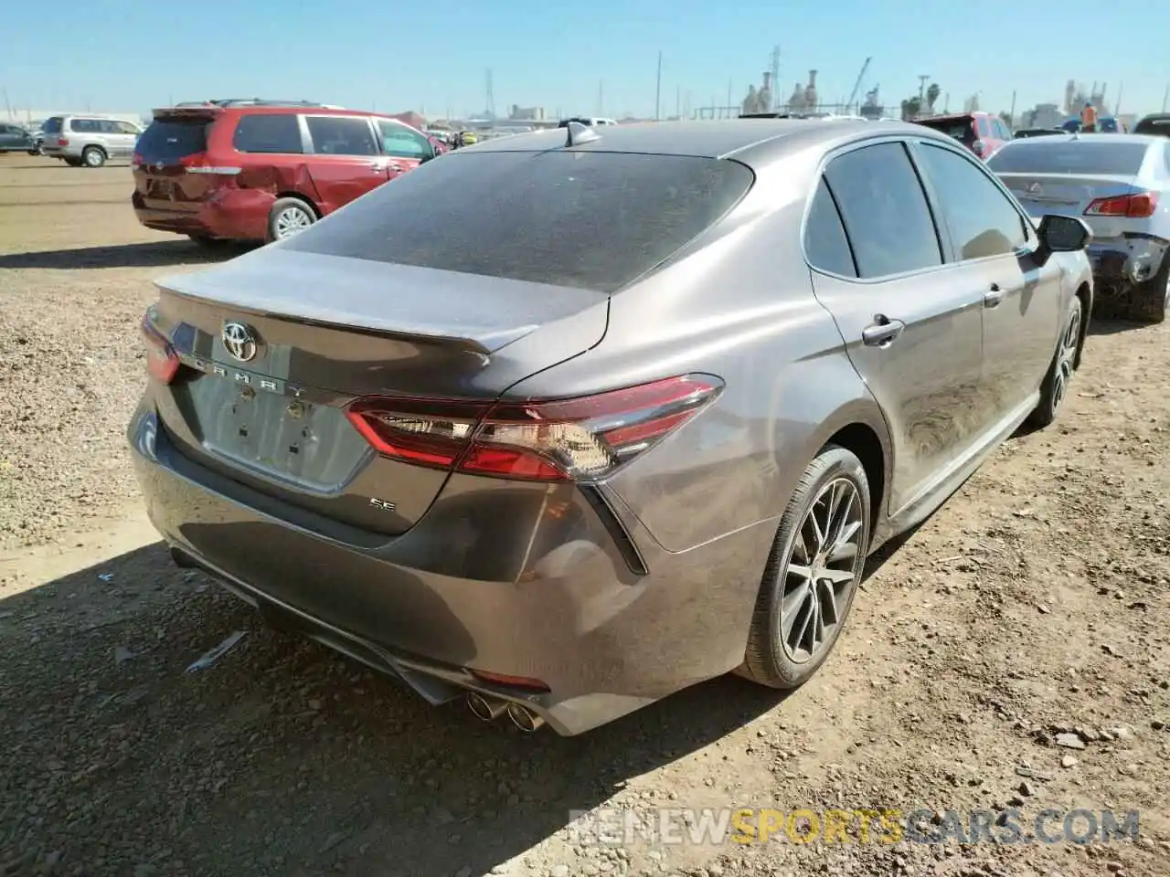 4 Фотография поврежденного автомобиля 4T1G11AK5MU579918 TOYOTA CAMRY 2021