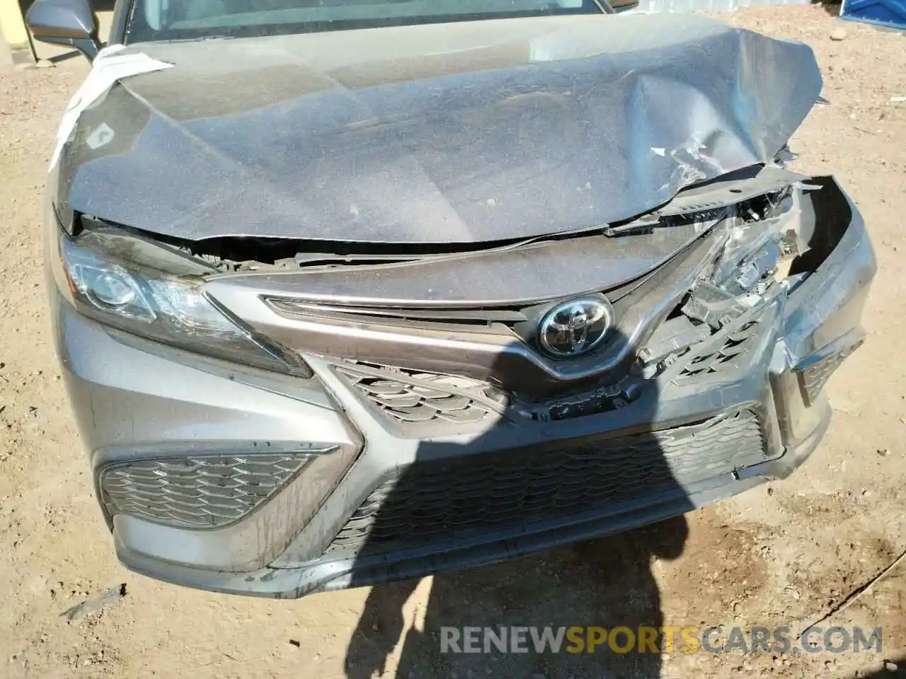 9 Photograph of a damaged car 4T1G11AK5MU579918 TOYOTA CAMRY 2021