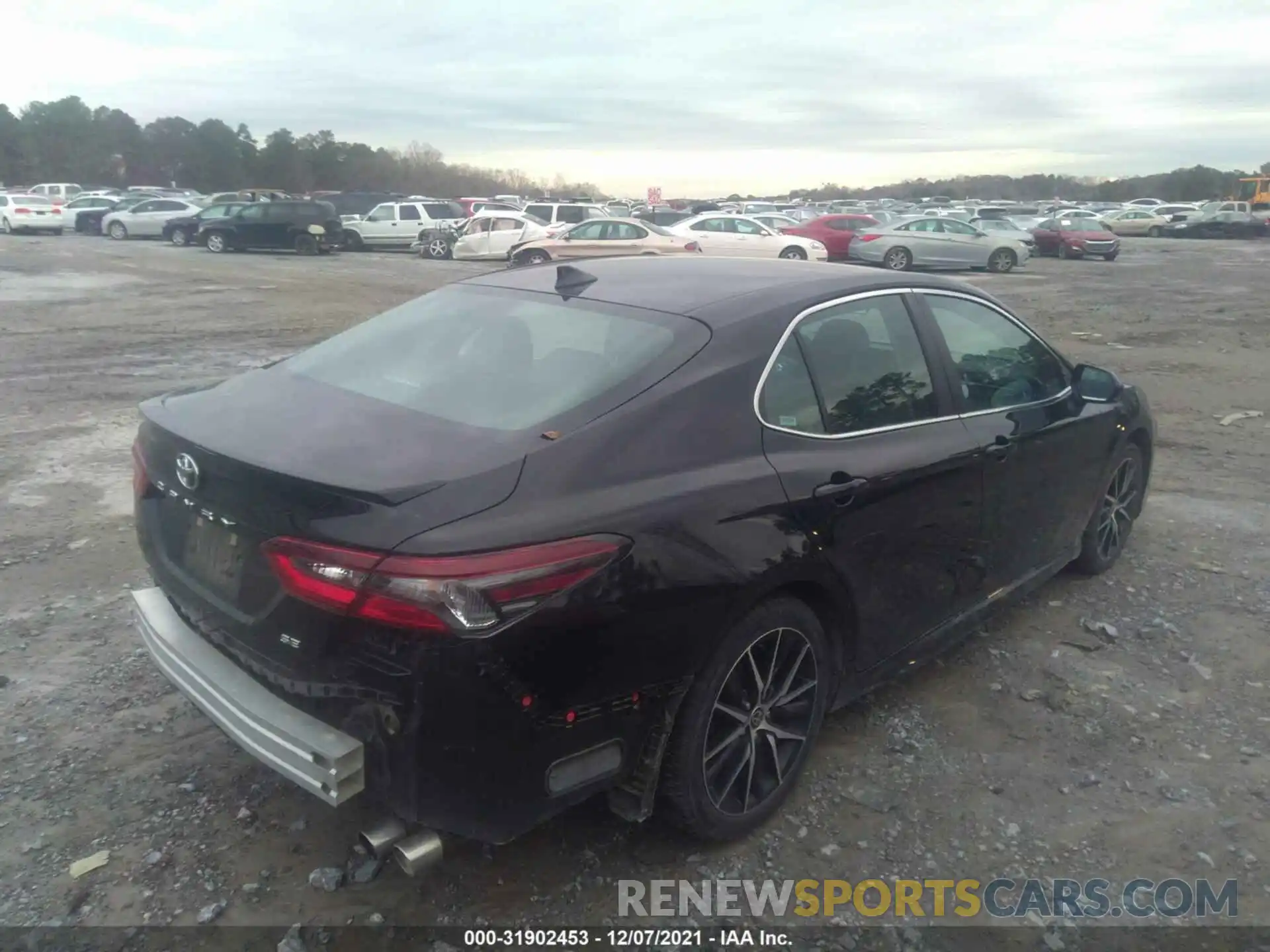 4 Photograph of a damaged car 4T1G11AK5MU584746 TOYOTA CAMRY 2021