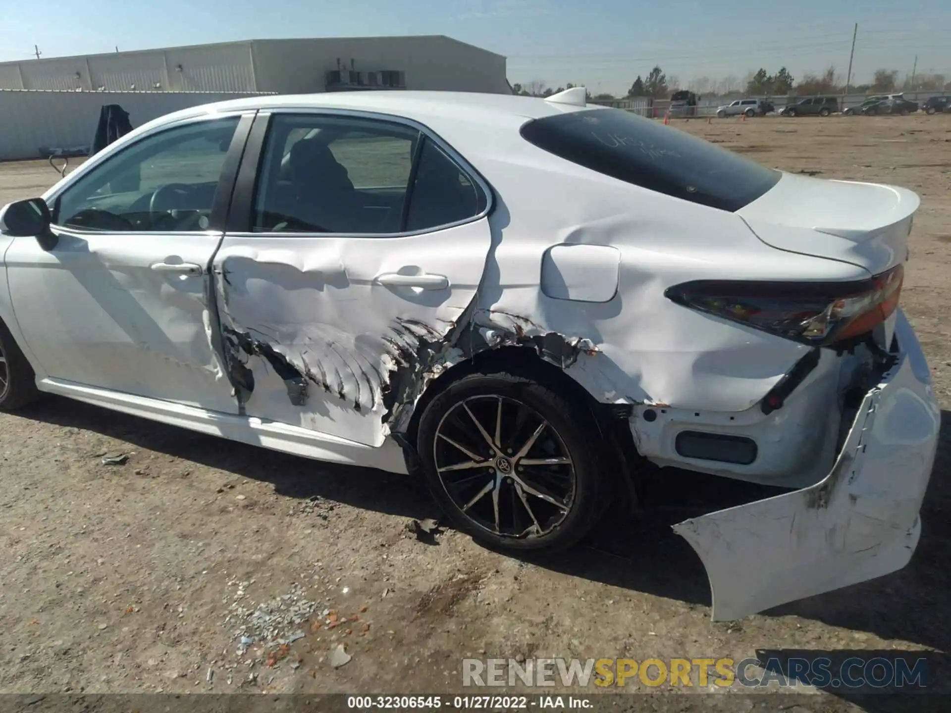 6 Photograph of a damaged car 4T1G11AK5MU584973 TOYOTA CAMRY 2021